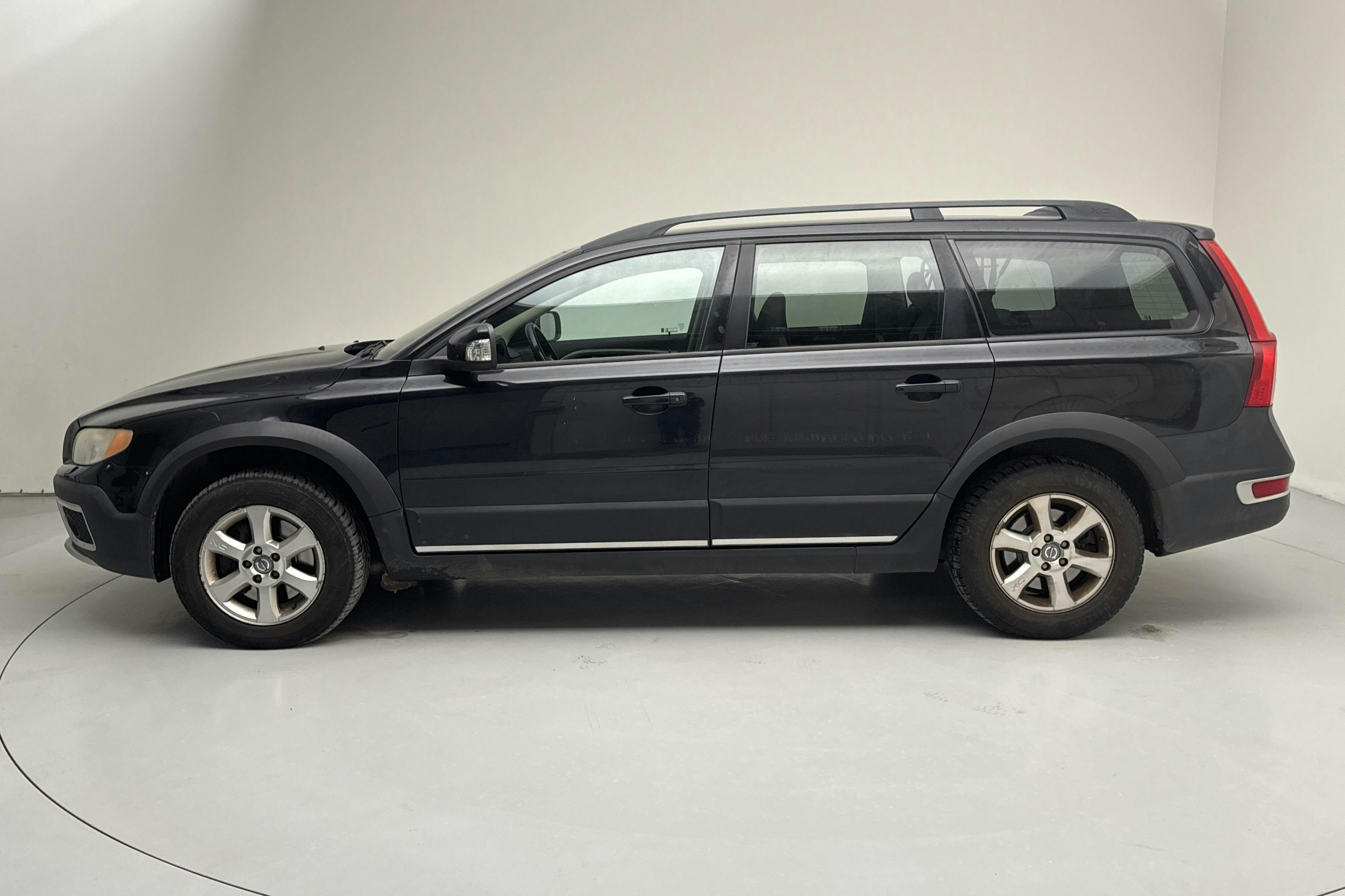 Presentationsfoto 2 av 12: Volvo XC70 II D5 AWD (185hk) - 26 978 mil - Automat - svart - 2008