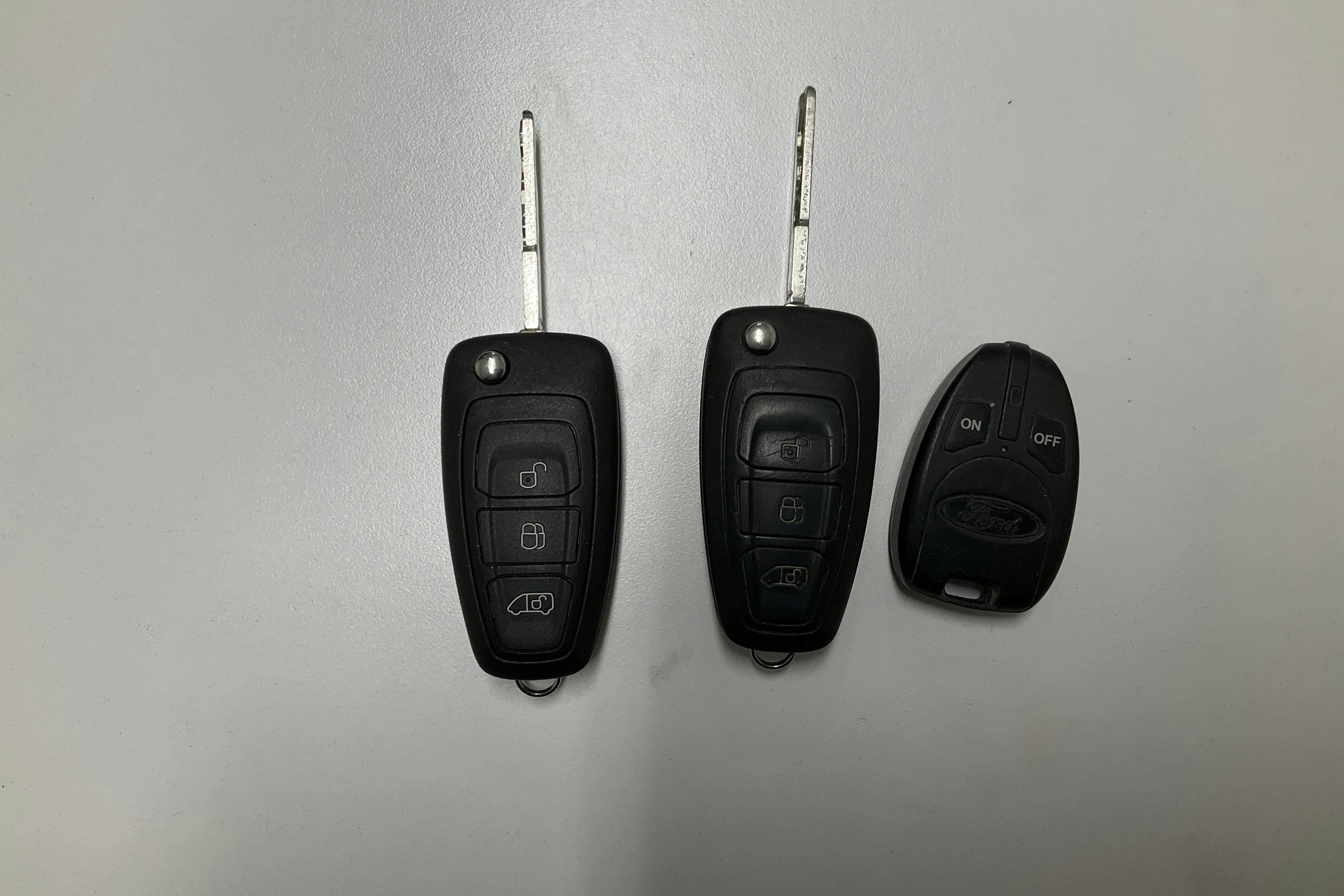 Presentationsfoto 13 av 13: Ford Transit Custom 300 (130hk) - 4 179 mil - Automat - vit - 2023