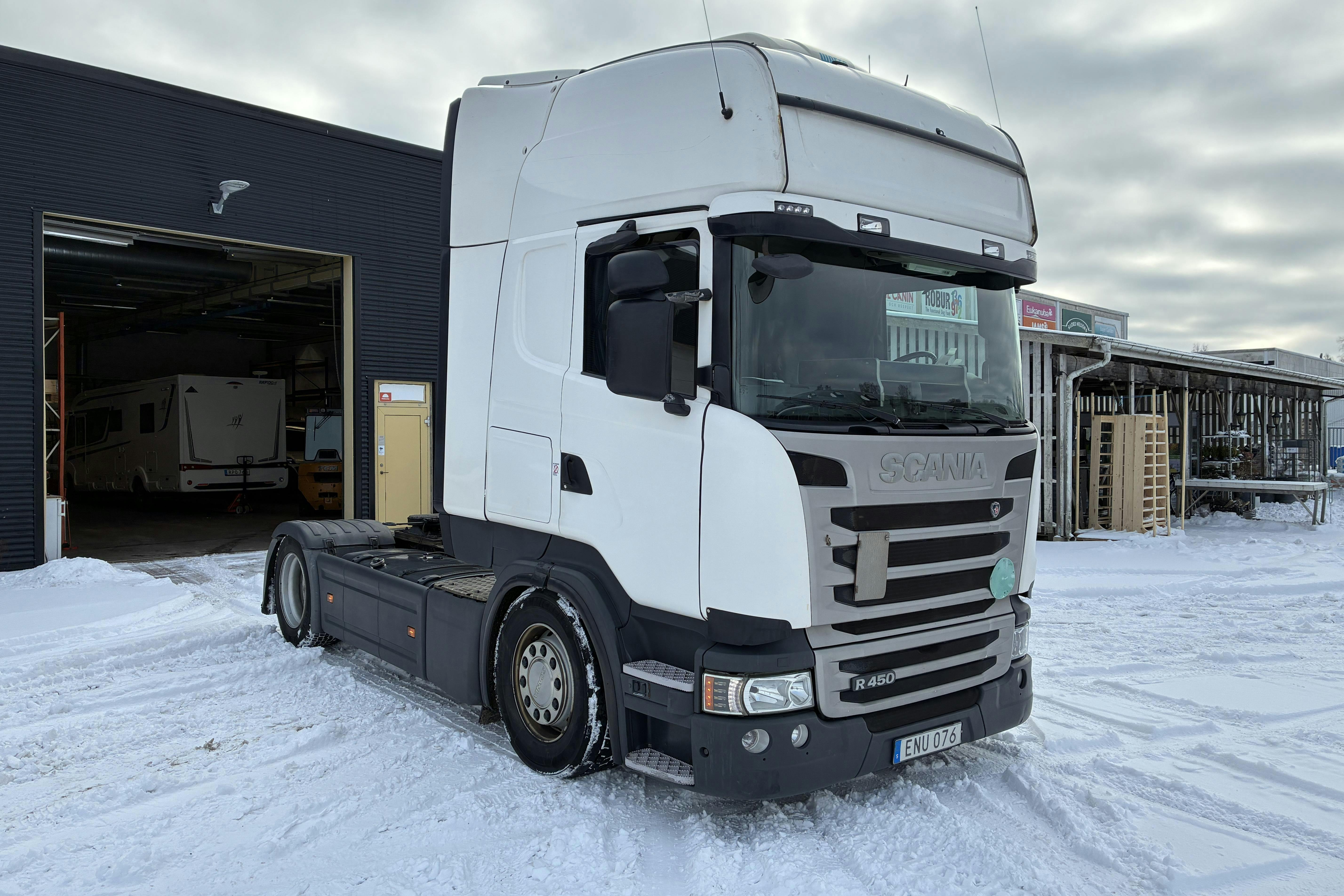 Presentationsfoto 2 av 58: Scania R450 - 1 340 558 km - Automat - vit - 2015