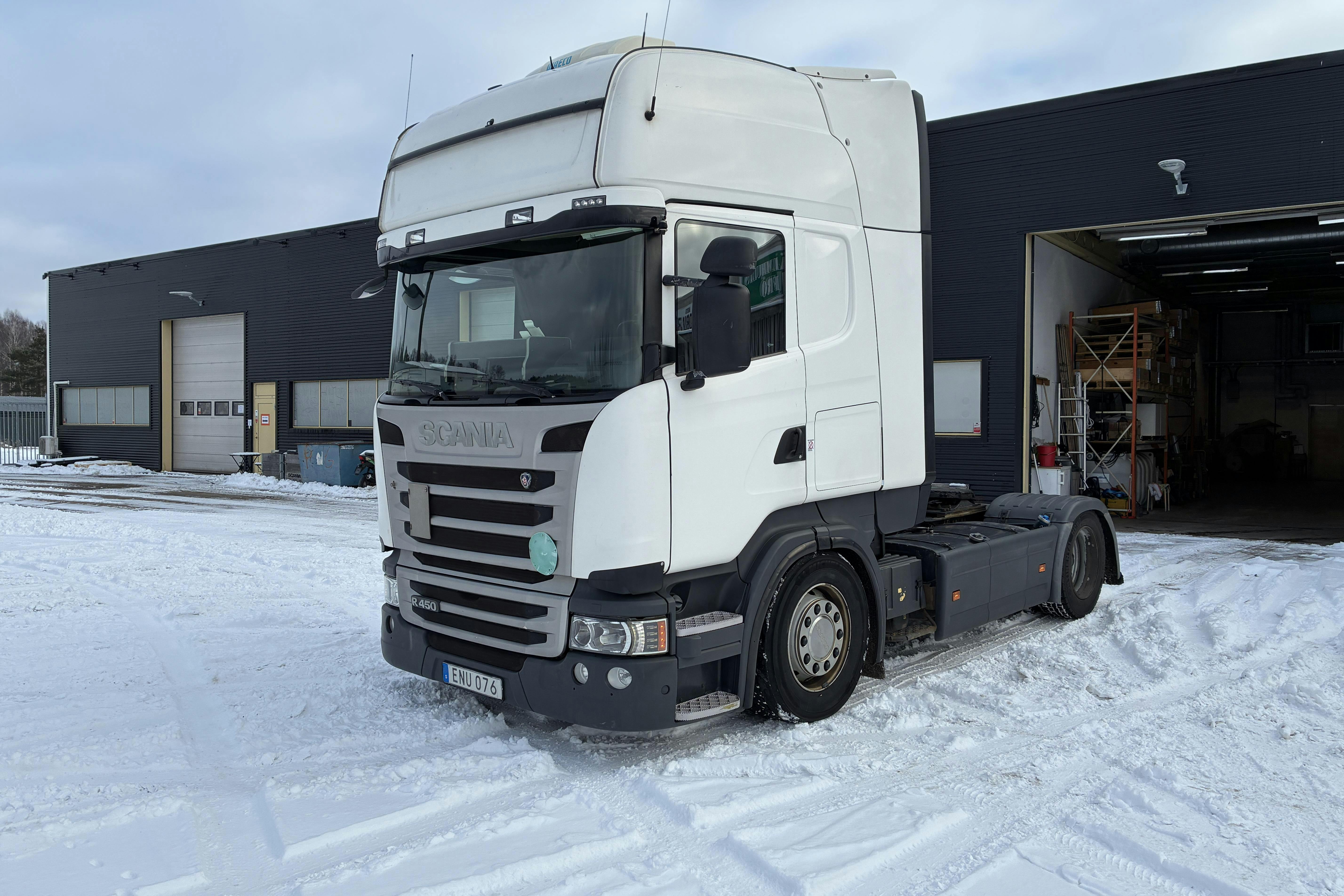 Presentationsfoto 1 av 58: Scania R450 - 1 340 558 km - Automat - vit - 2015