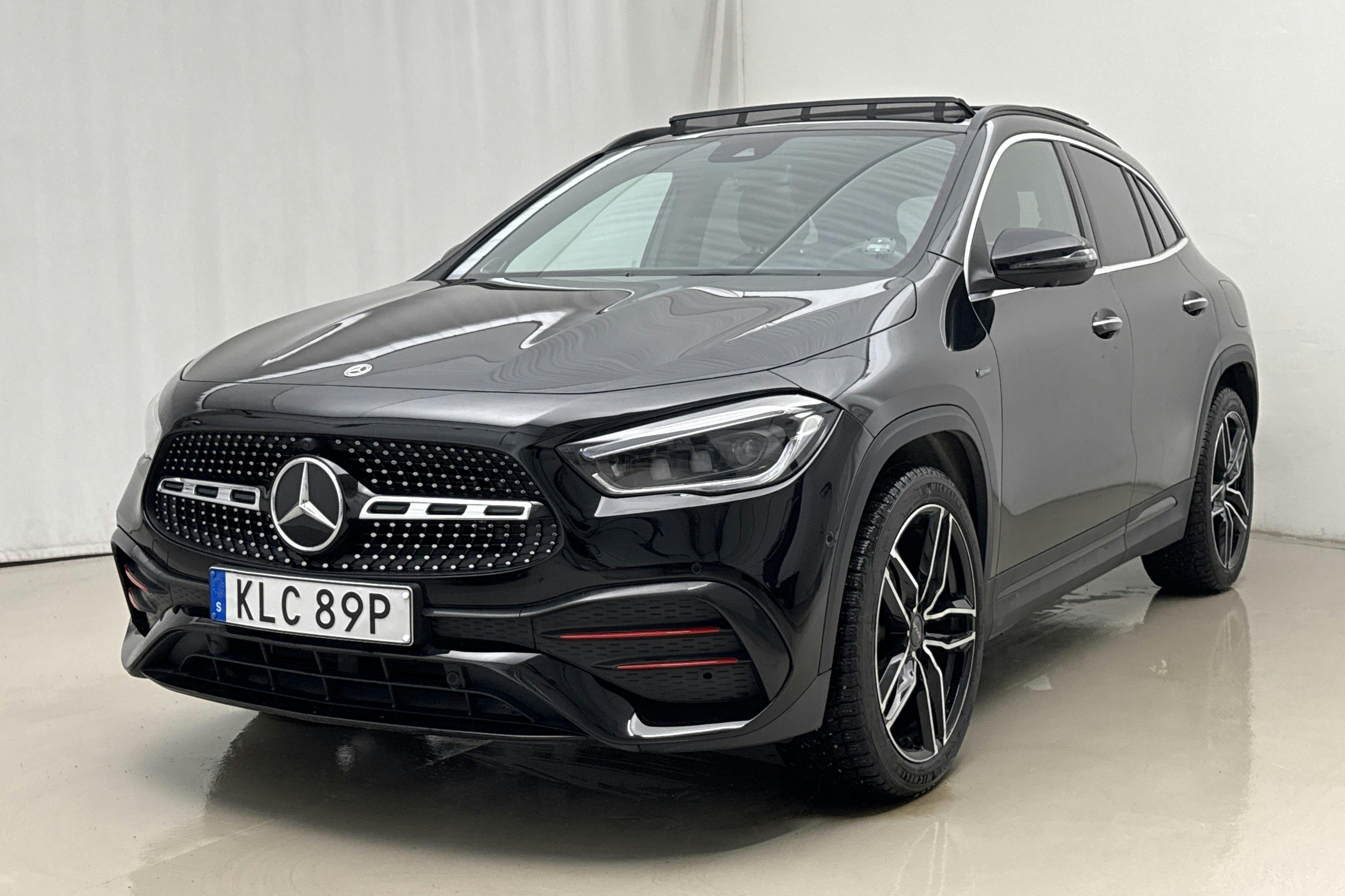 Presentationsfoto 1 av 29: Mercedes GLA 250 e H247 (218hk) - 3 260 mil - Automat - svart - 2021