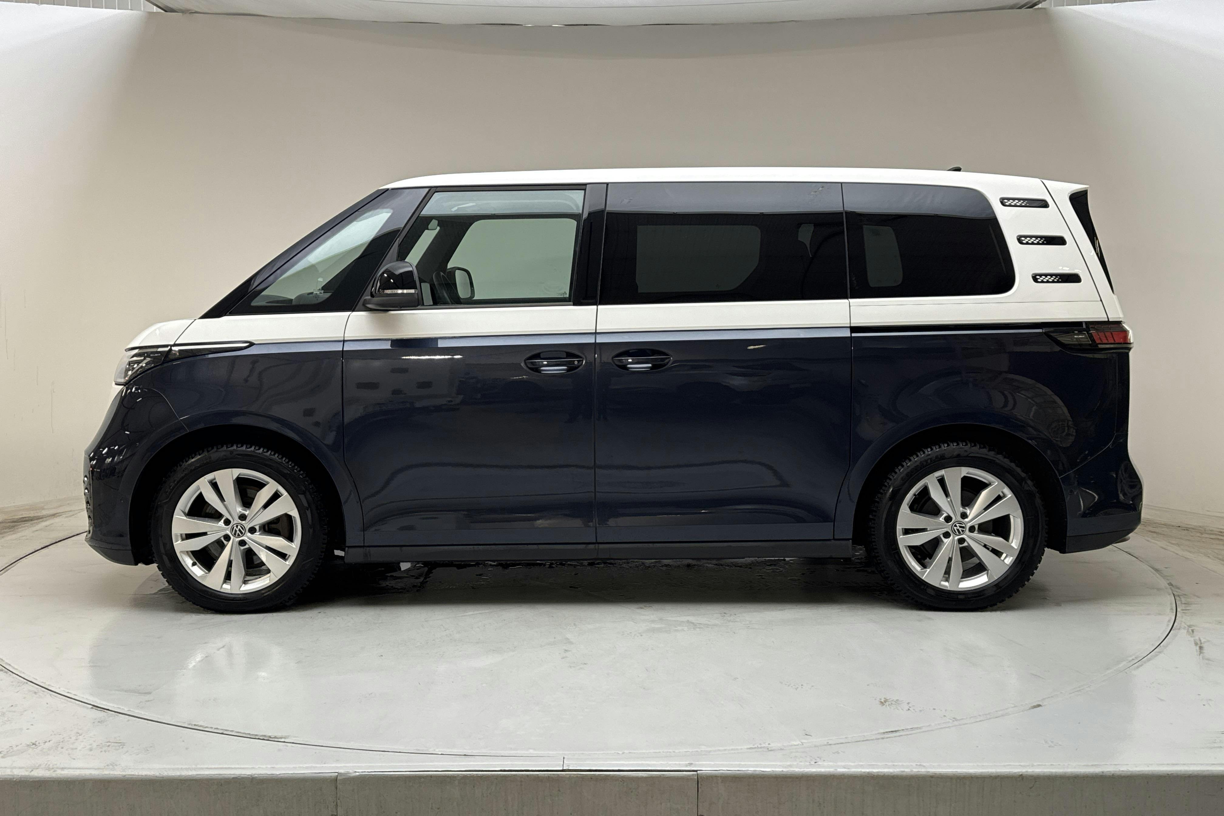 Presentationsfoto 2 av 18: VW ID. Buzz (204hk) - 4 784 mil - Automat - 2023