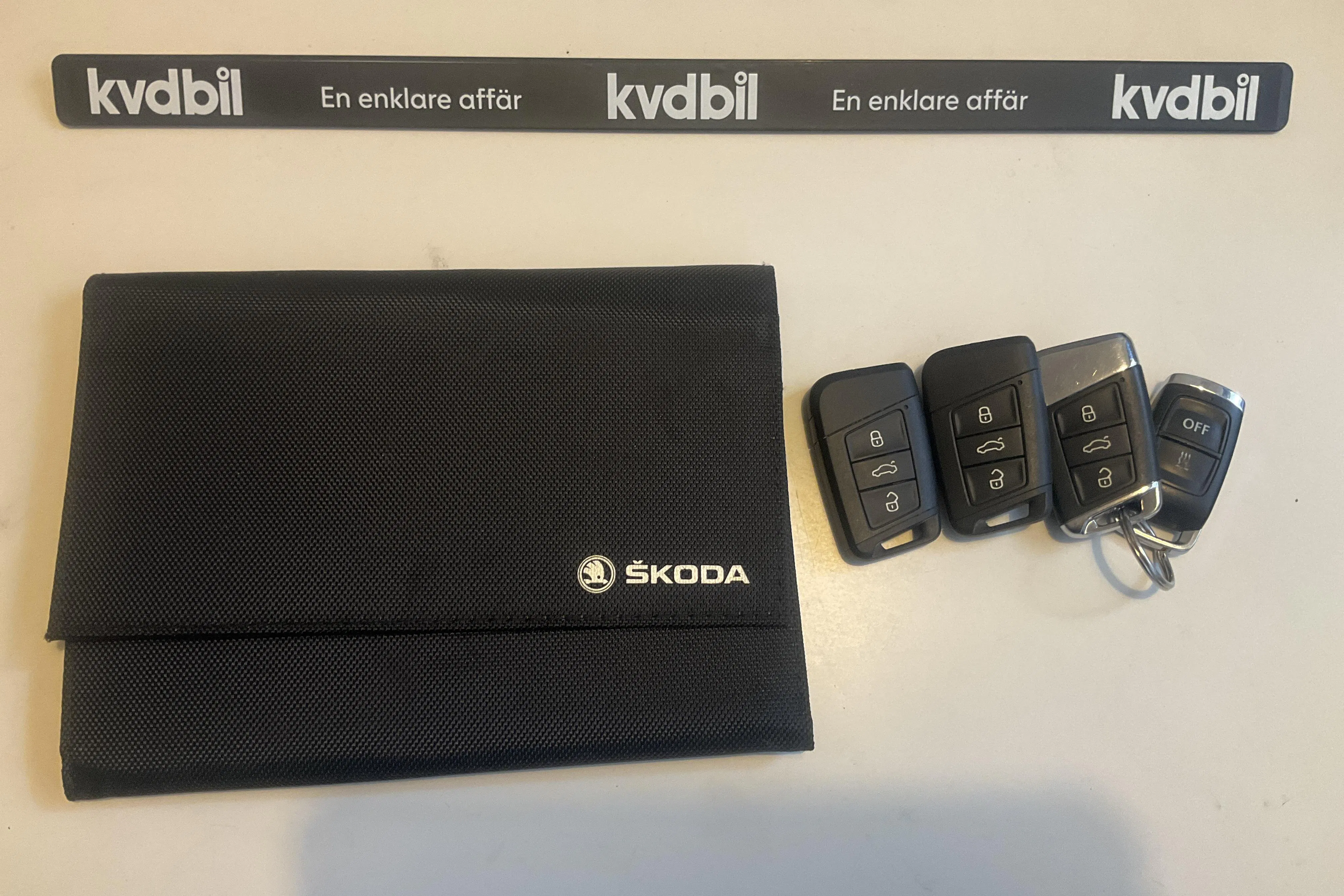 Presentationsfoto 25 av 25: Skoda Superb 2.0 TDI 4x4 Kombi (190hk) - 28 060 mil - Automat - vit - 2019