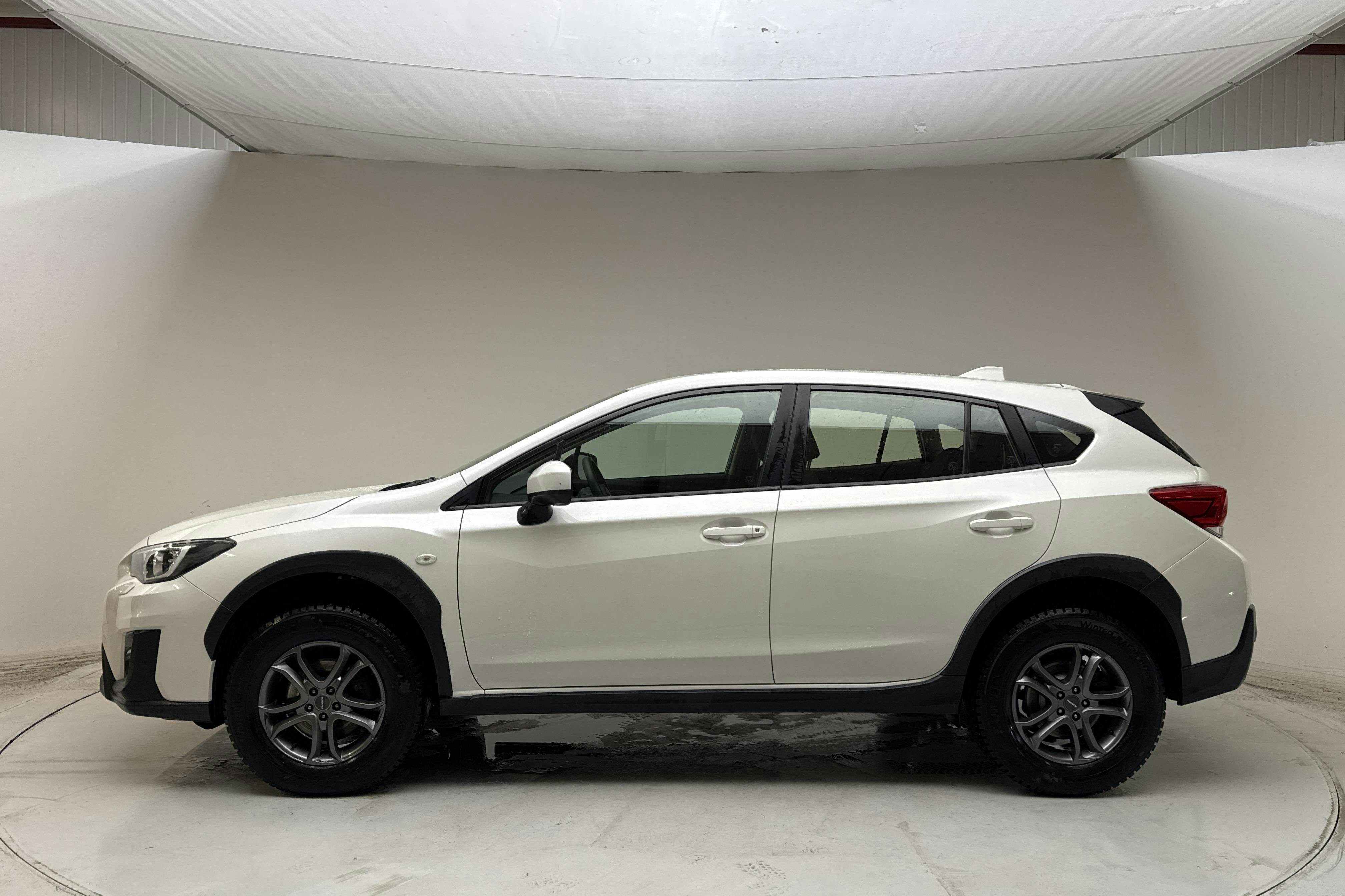 Præsentationsfoto 2 af 12: Subaru XV 1.6i (114hk) - 84 380 kilometer - Salgsautomat - Hvid - 2018