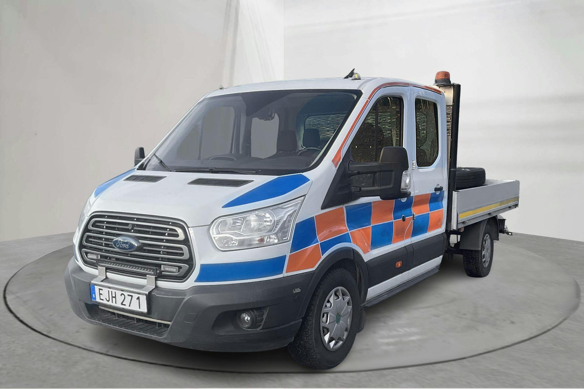 Presentation photo 1 of 13: Ford Transit Chassi 350 2.0 TDCi 2WD (170hk) - 104 520 km - Manual - 2017