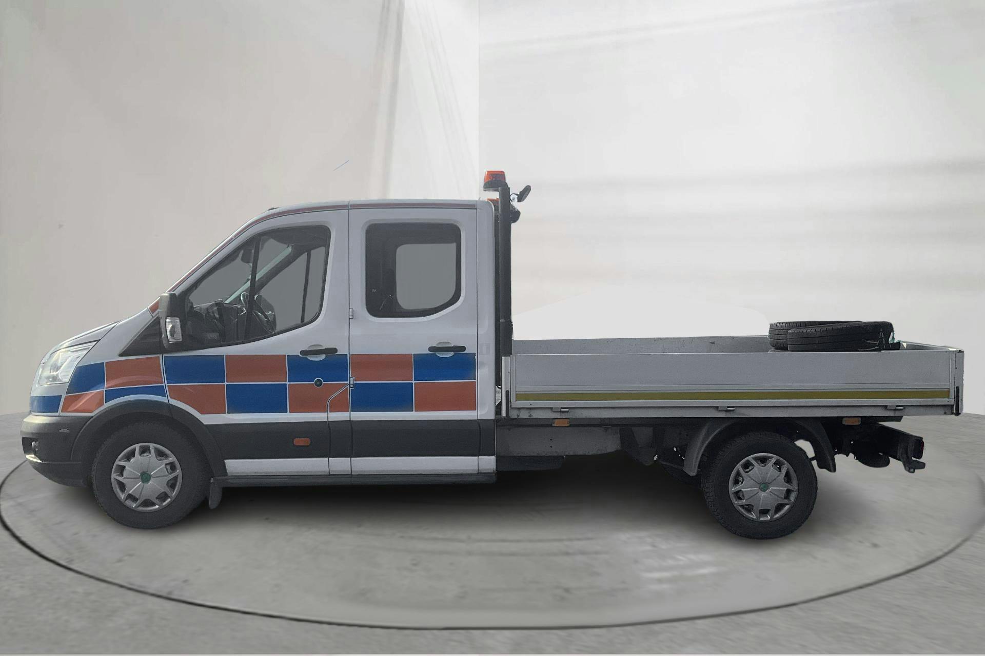 Presentation photo 2 of 13: Ford Transit Chassi 350 2.0 TDCi 2WD (170hk) - 104 520 km - Manual - 2017