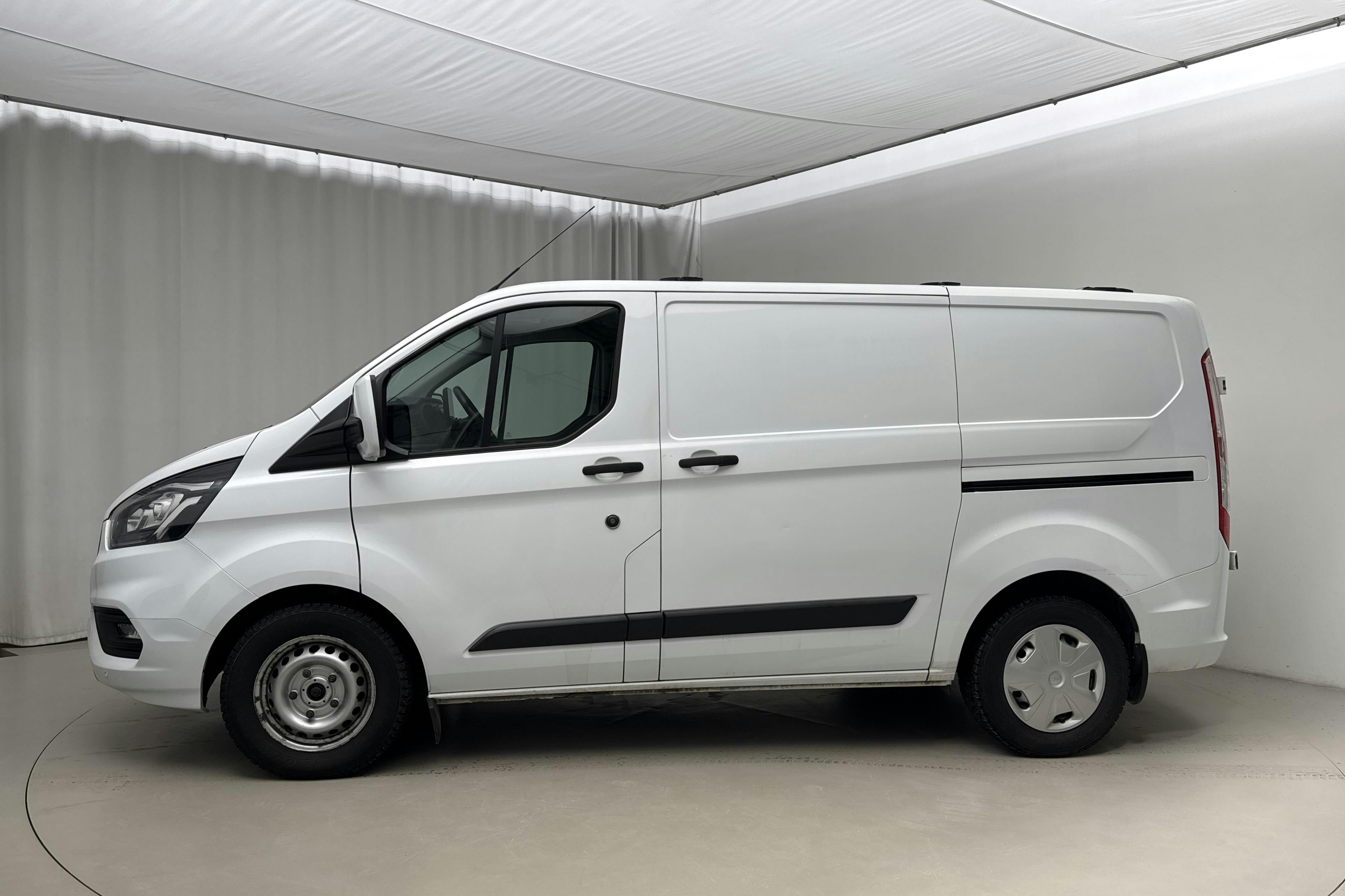 Presentationsfoto 2 av 14: Ford Transit Custom 300 (130hk) - 11 041 mil - Automat - vit - 2019