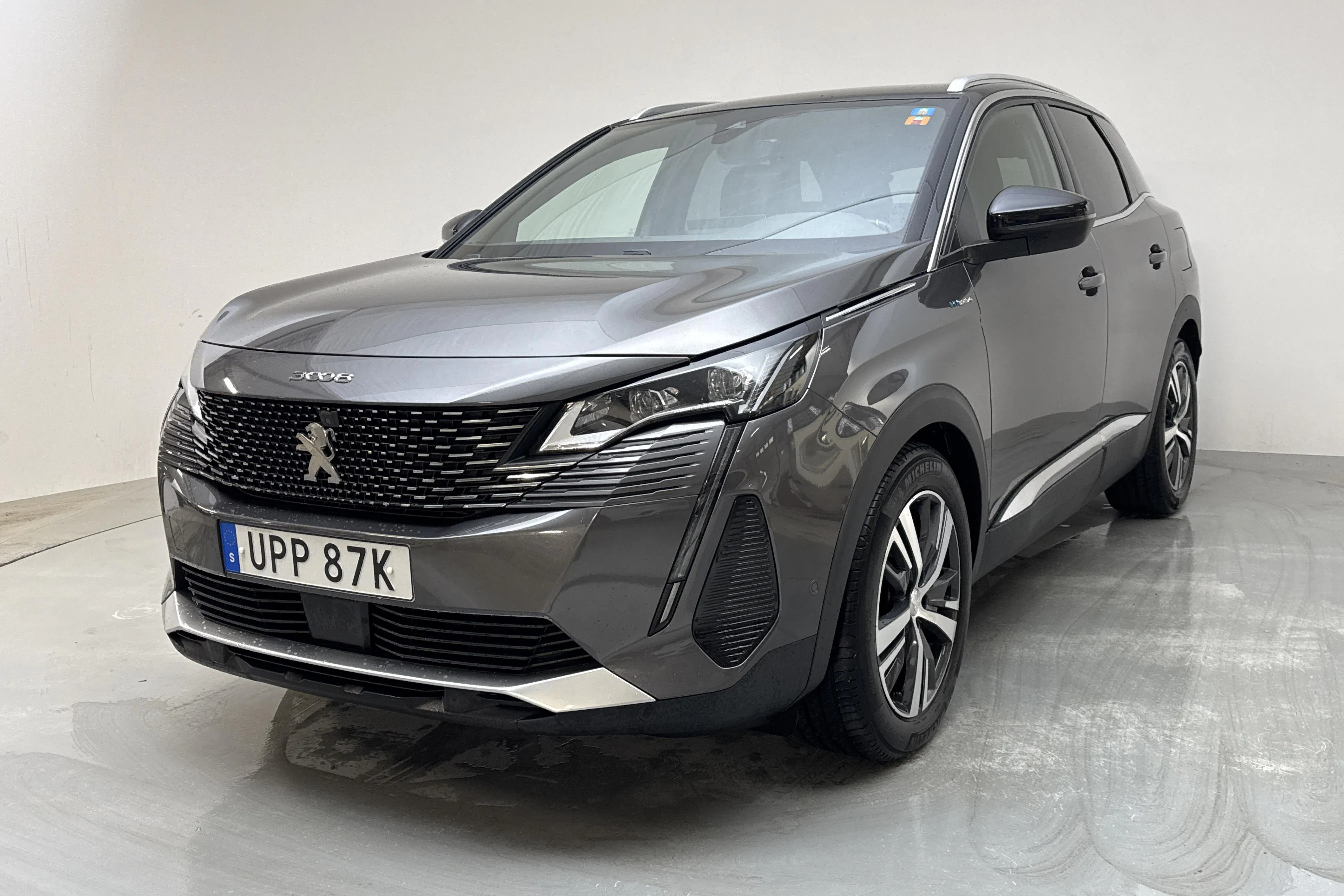 Presentation photo 1 of 17: Peugeot 3008 1.6 Plug-in Hybrid 4 (300hk) - 77 670 km - Automatic - gray - 2021
