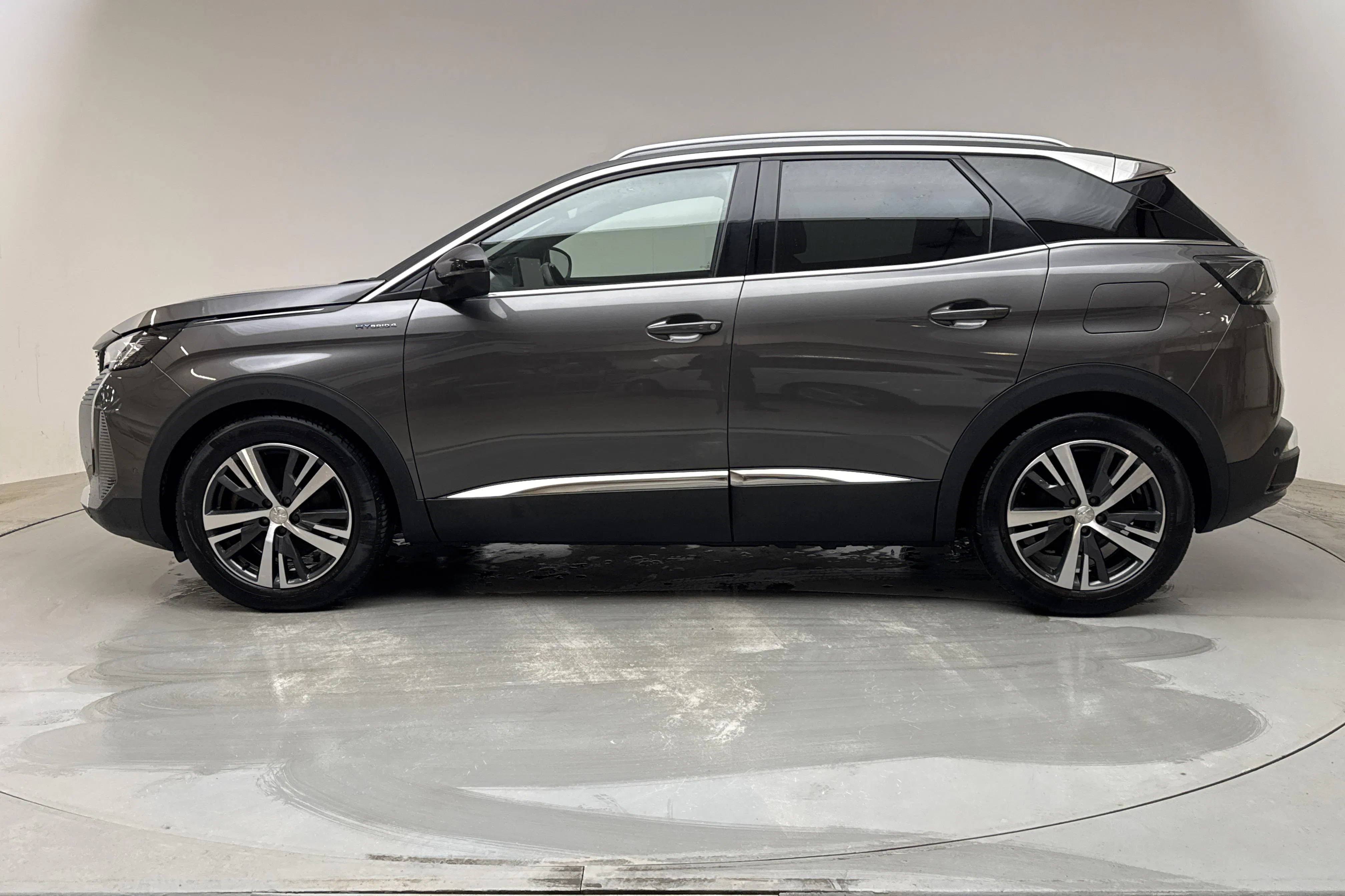 Presentation photo 2 of 17: Peugeot 3008 1.6 Plug-in Hybrid 4 (300hk) - 77 670 km - Automatic - gray - 2021