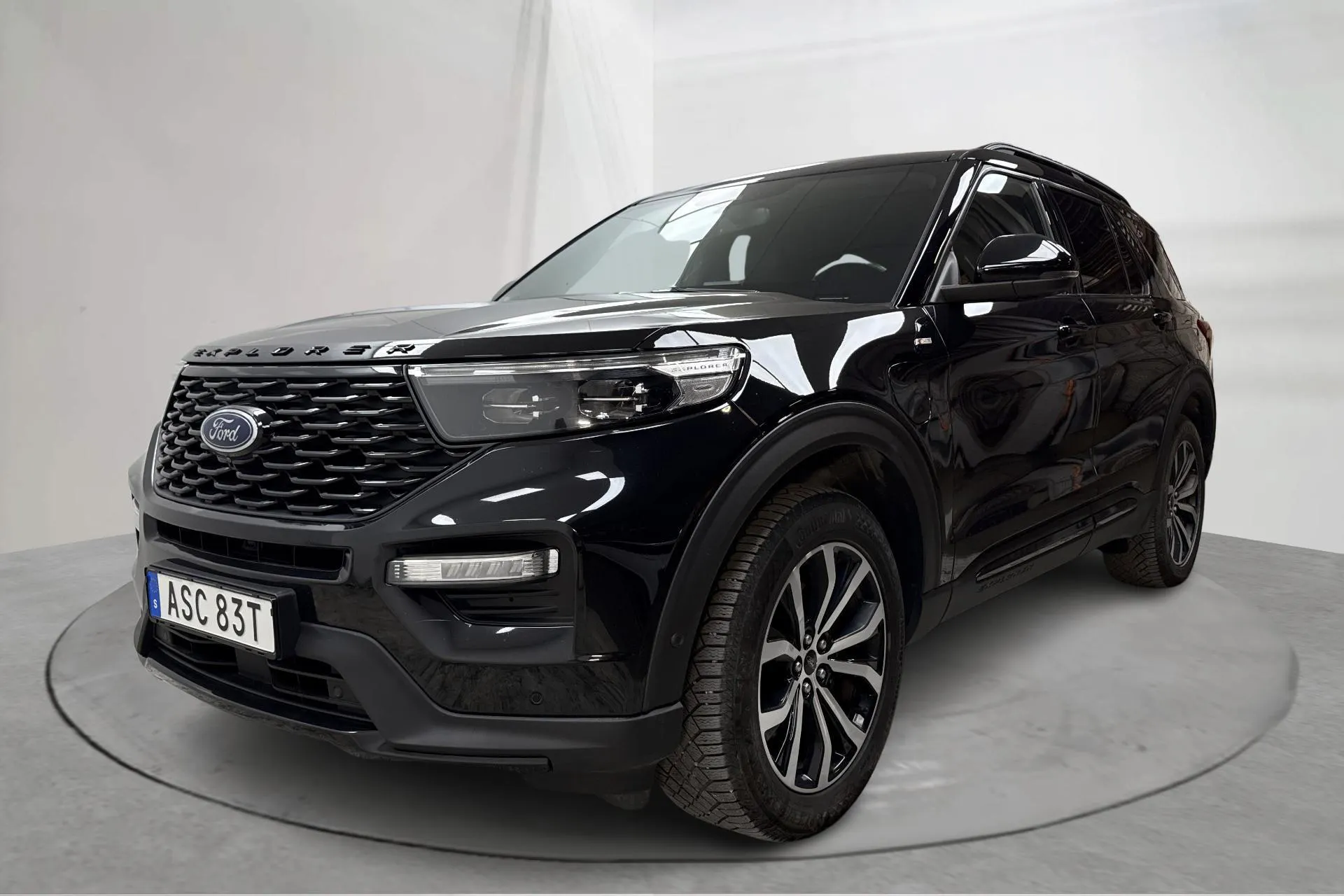 Presentation photo 1 of 25: Ford Explorer 3.0T EcoBoost (457hk) - 113 880 km - Automatic - black - 2022