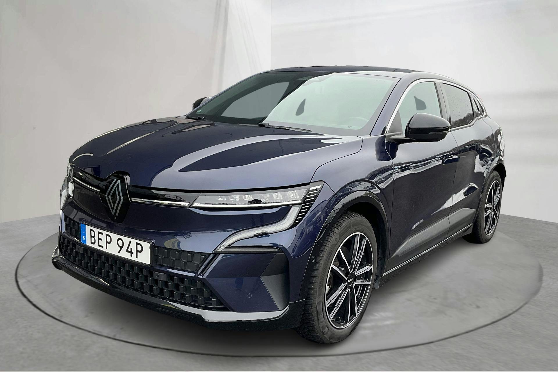 Presentationsfoto 1 av 21: Renault Mégane E-TECH 60kWh (220hk) - 5 171 mil - Automat - 2022