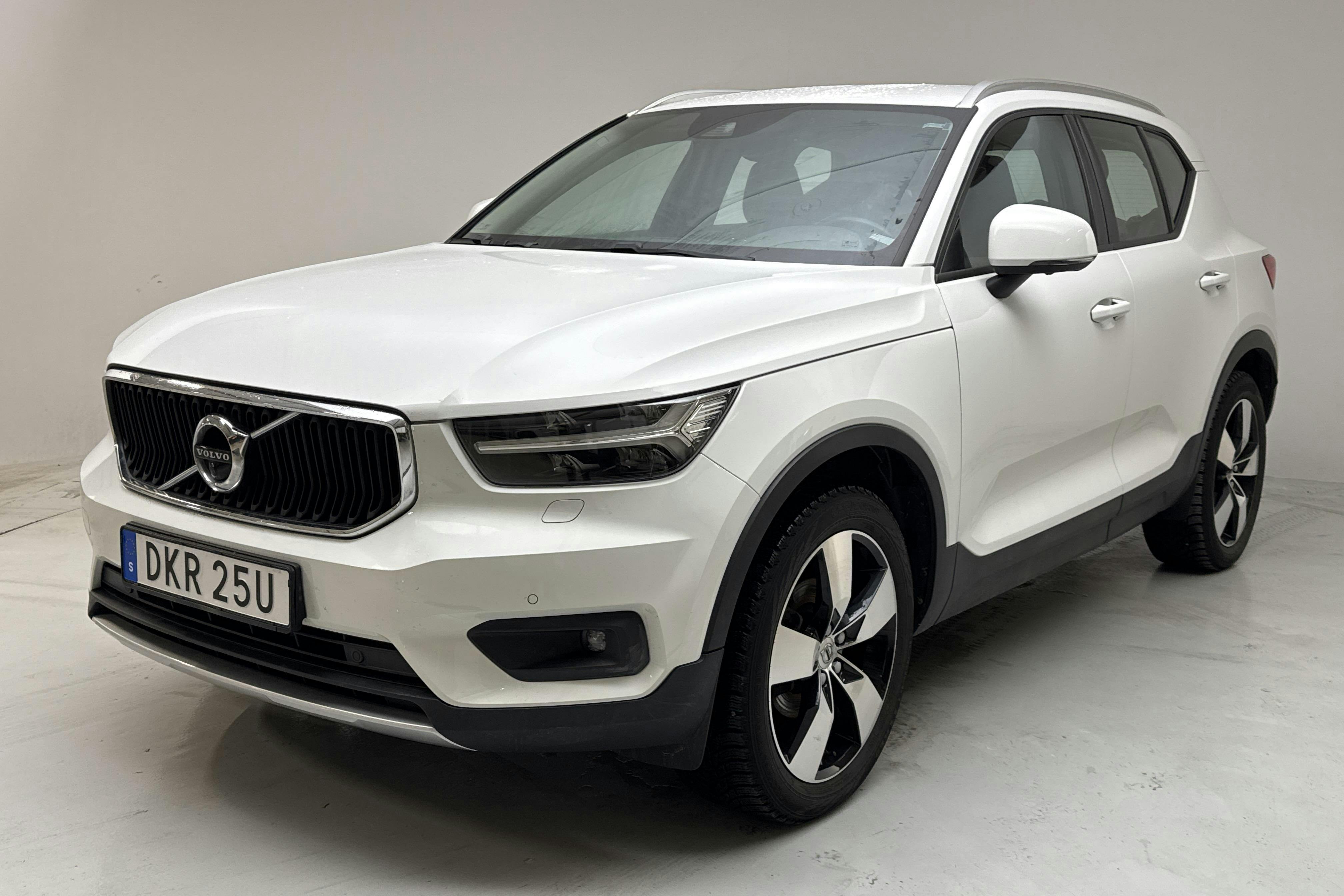 Esitlusfoto 1 aadressil 17: Volvo XC40 T3 2WD (163hk) - 67 450 km - Automaatne - valge - 2020