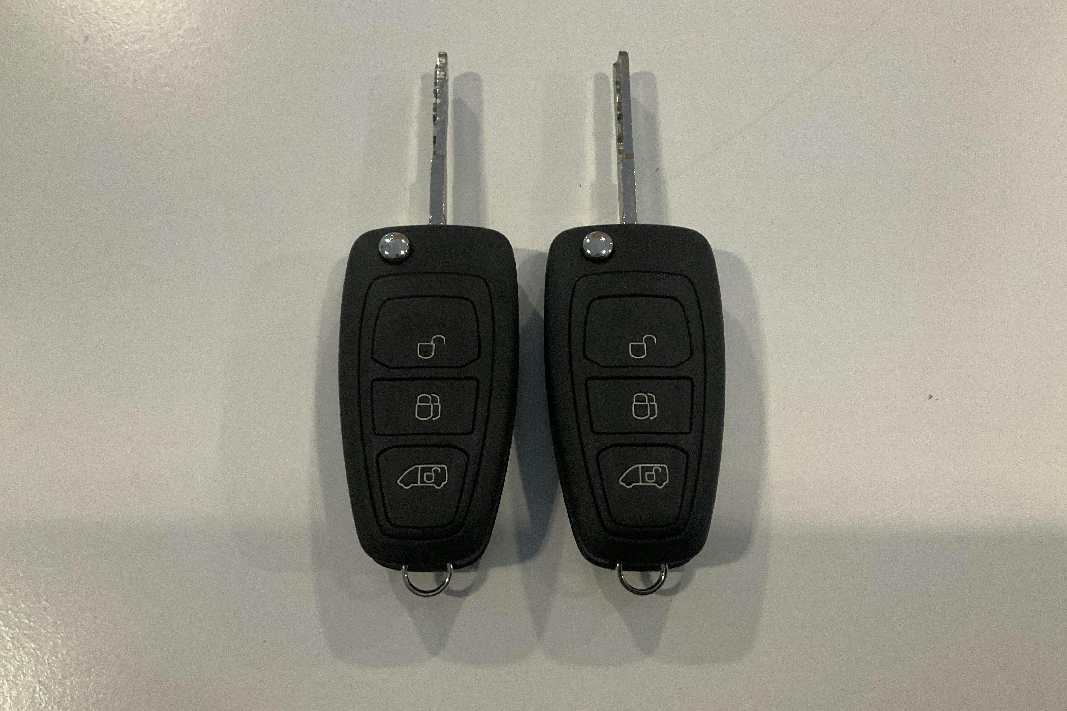 Presentation photo 11 of 11: Ford Transit Custom 270 (130hk) - 187 450 km - Automatic - white - 2017