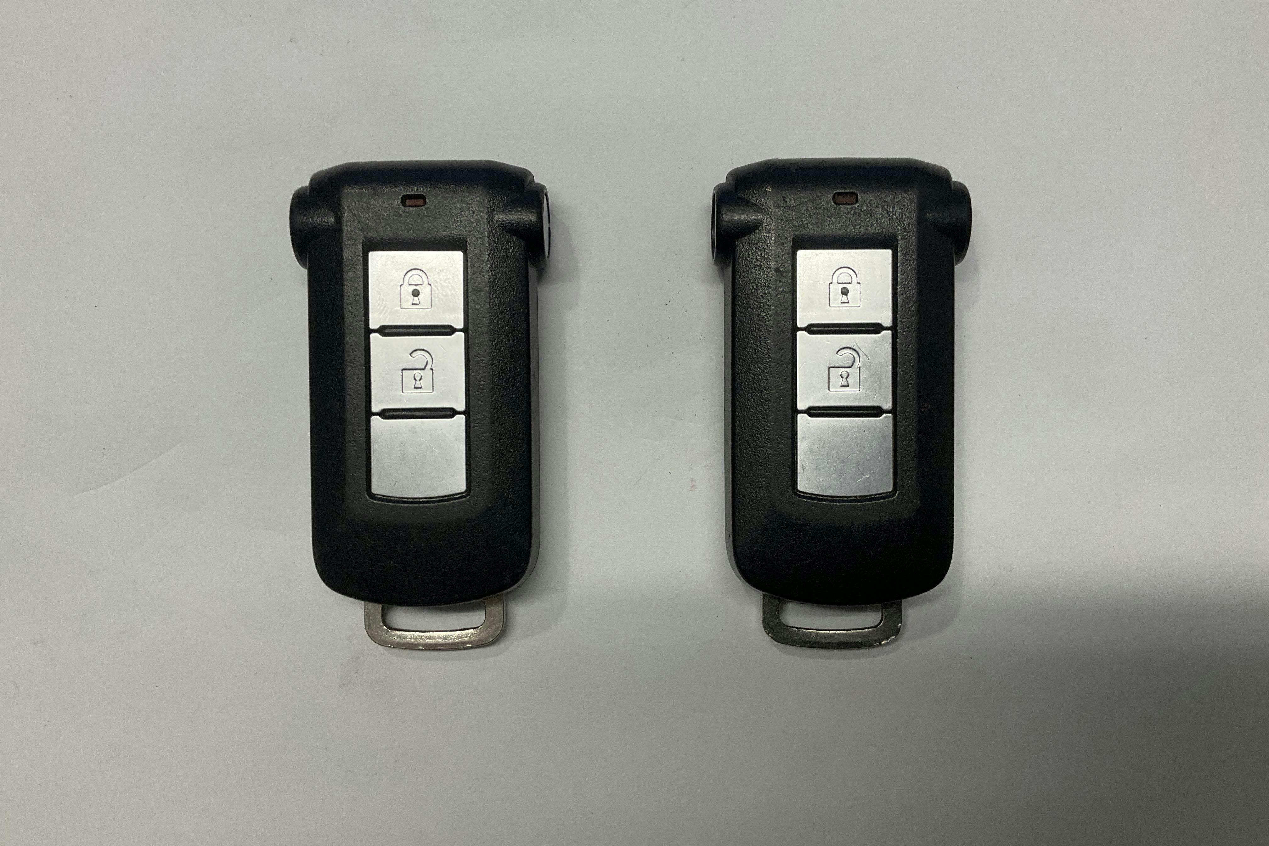 Presentationsfoto 16 av 16: Mitsubishi Outlander 2.0 Plug-in Hybrid 4WD (121hk) - 11 439 mil - Automat - silver - 2018