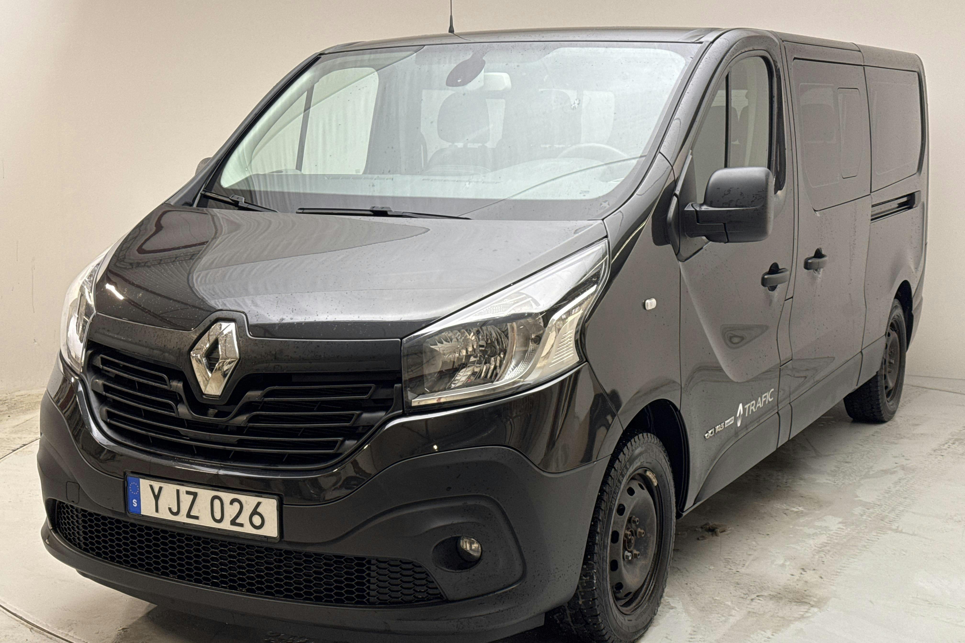 Presentation photo 1 of 15: Renault Trafic 1.6 dCi Minibuss (145hk) - 87 040 km - Manual - black - 2017