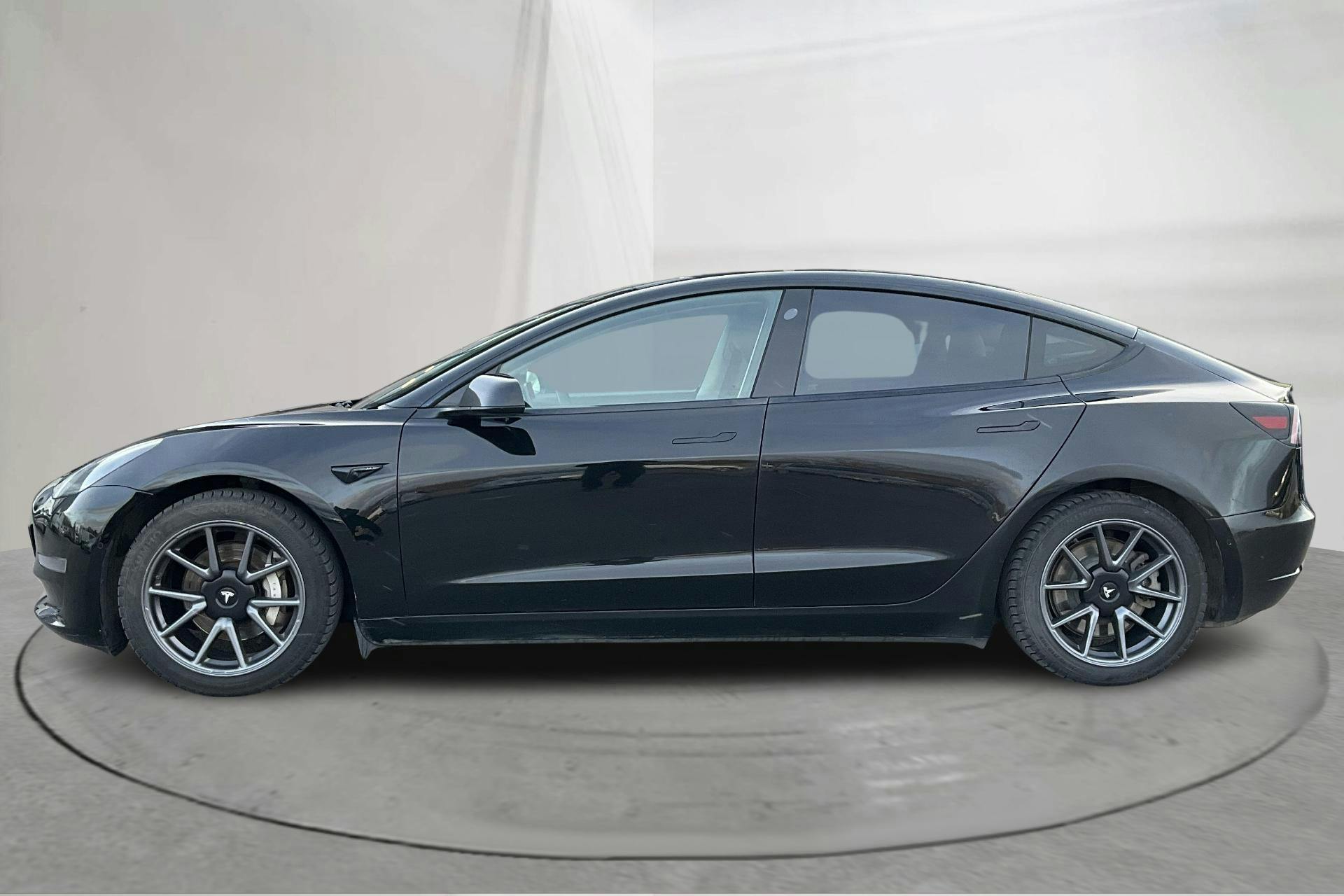 Presentation photo 2 of 20: Tesla Model 3 Long Range Dual Motor AWD - 239 890 km - Automatic - black - 2021