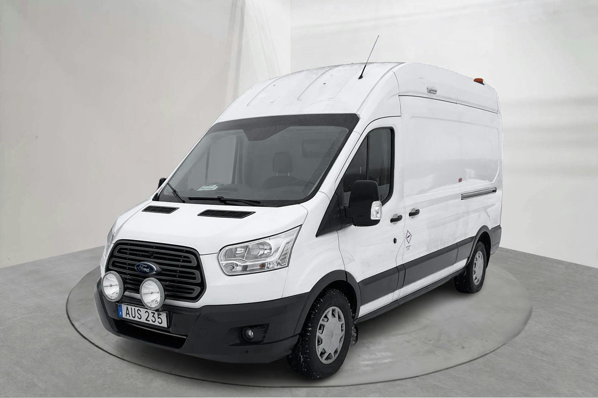 Presentation photo 1 of 11: Ford Transit 350 2.0 TDCi AWD Skåp (130hk) - 108 170 km - Manual - white - 2018