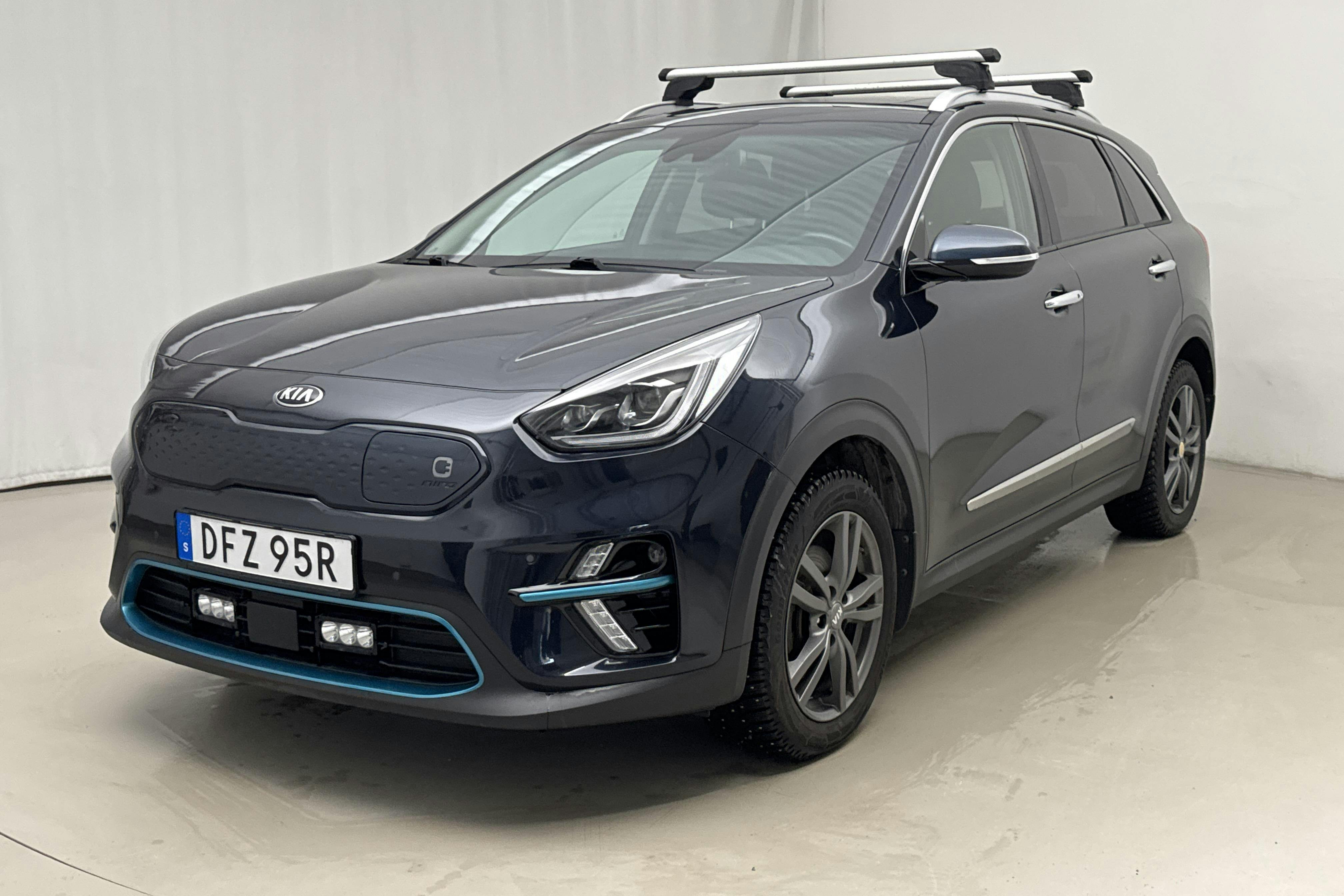 Presentationsfoto 1 av 19: KIA e-Niro 64kWh (204hk) - 10 218 mil - Automat - blå - 2021