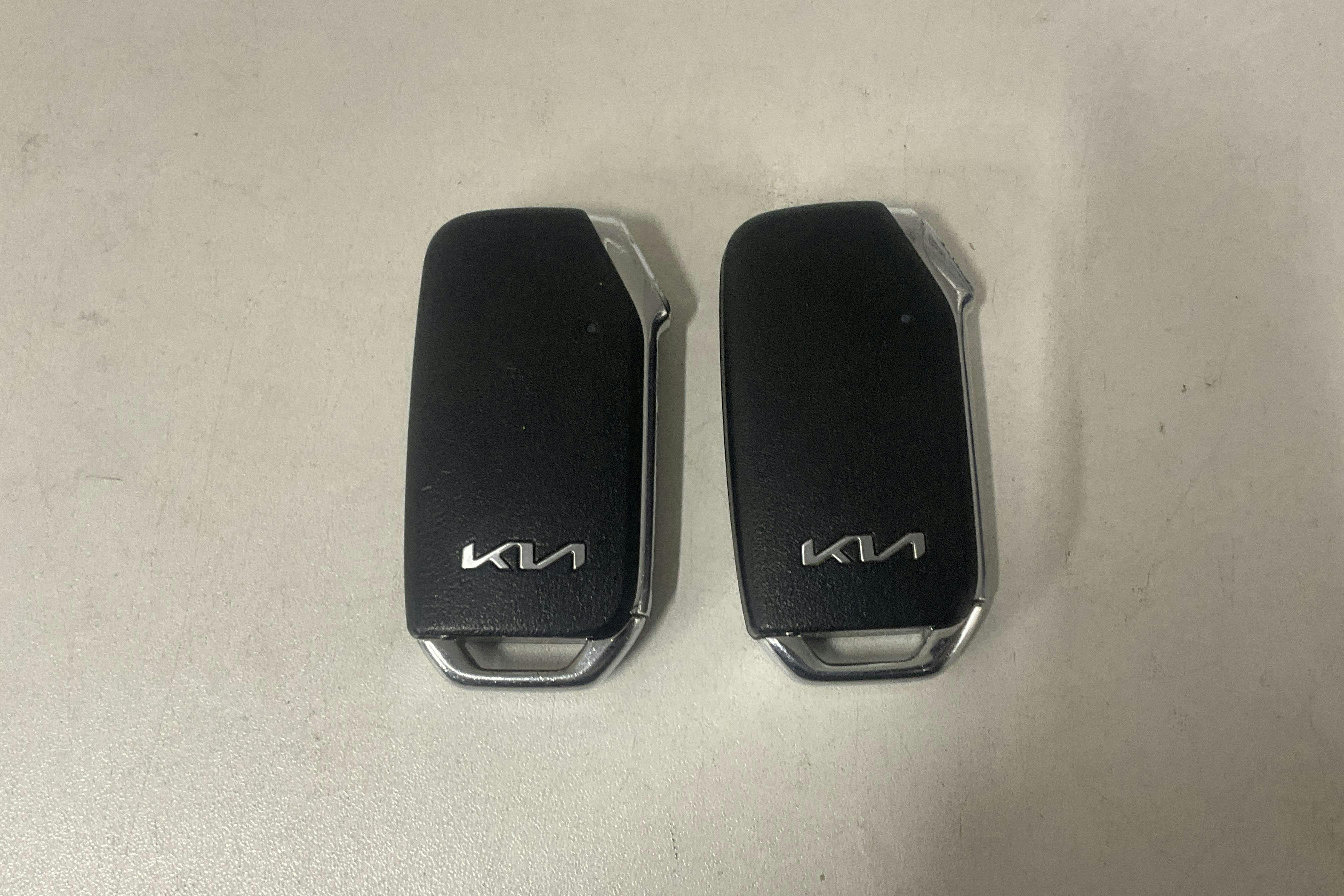 Presentationsfoto 18 av 18: KIA XCeed 1.6 Plug-in Hybrid 5dr (141hk) - 7 244 mil - Automat - vit - 2022