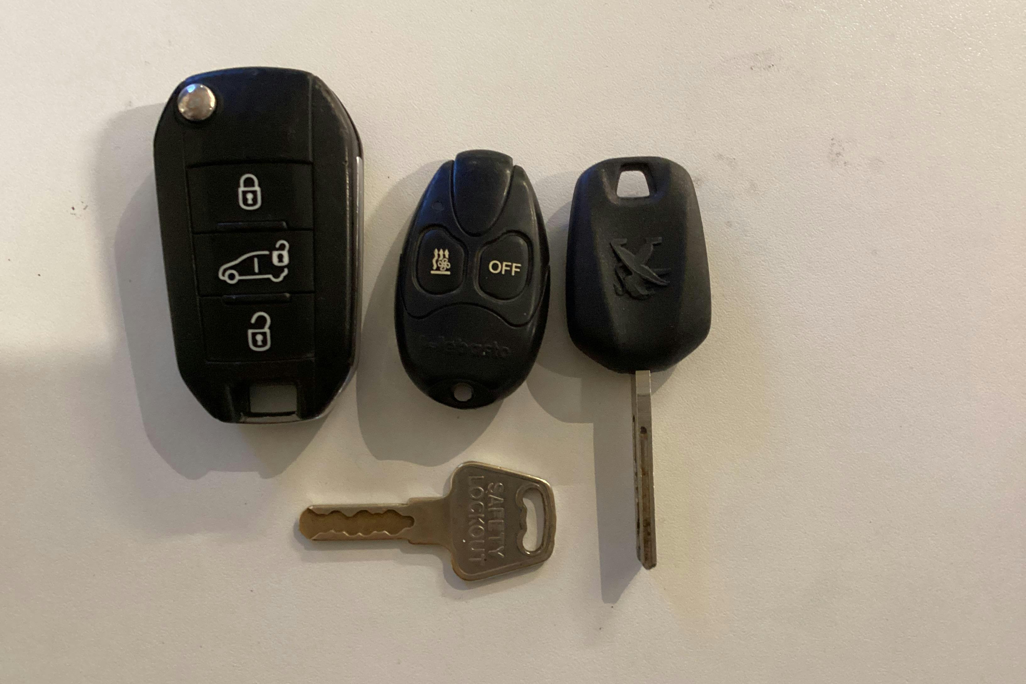 Präsentationsfoto 17 von 17: Peugeot Partner 1.5 HDI Skåp (100hk) - 104 240 Kilometer - Handbuch - Weiß - 2019