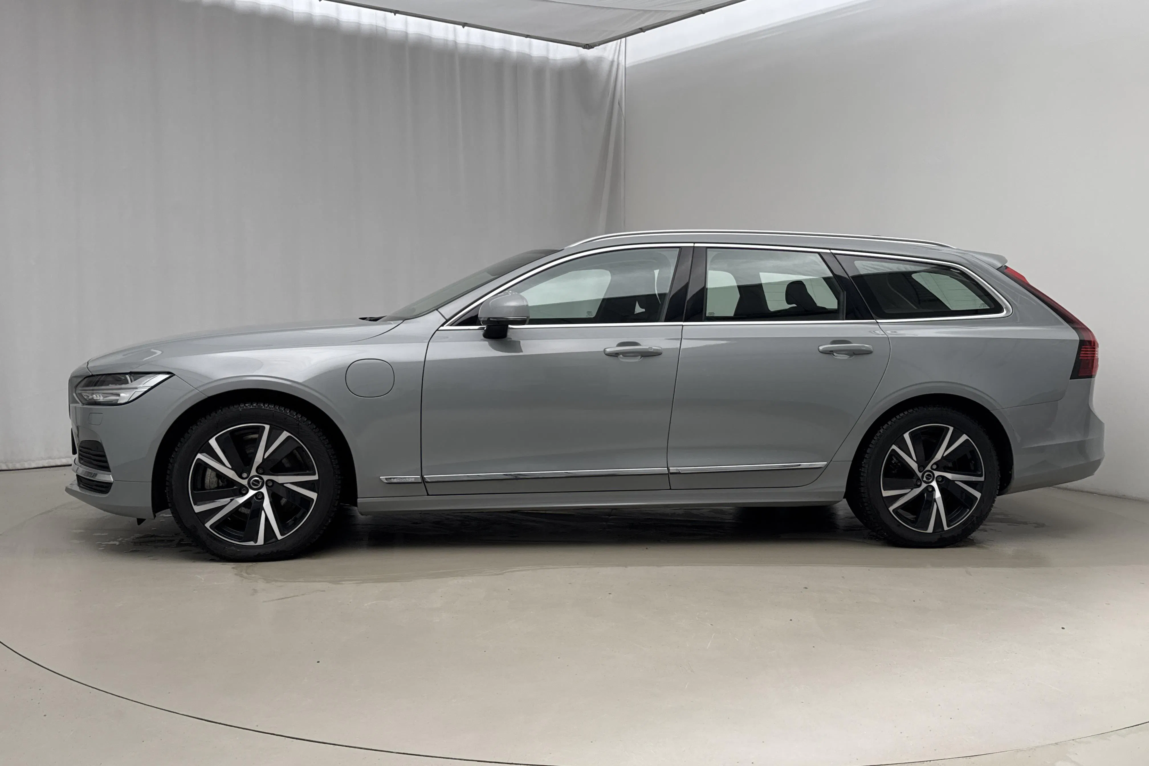 Presentation photo 2 of 25: Volvo V90 T6 AWD Recharge (350hk) - 41 830 km - Automatic - gray - 2024