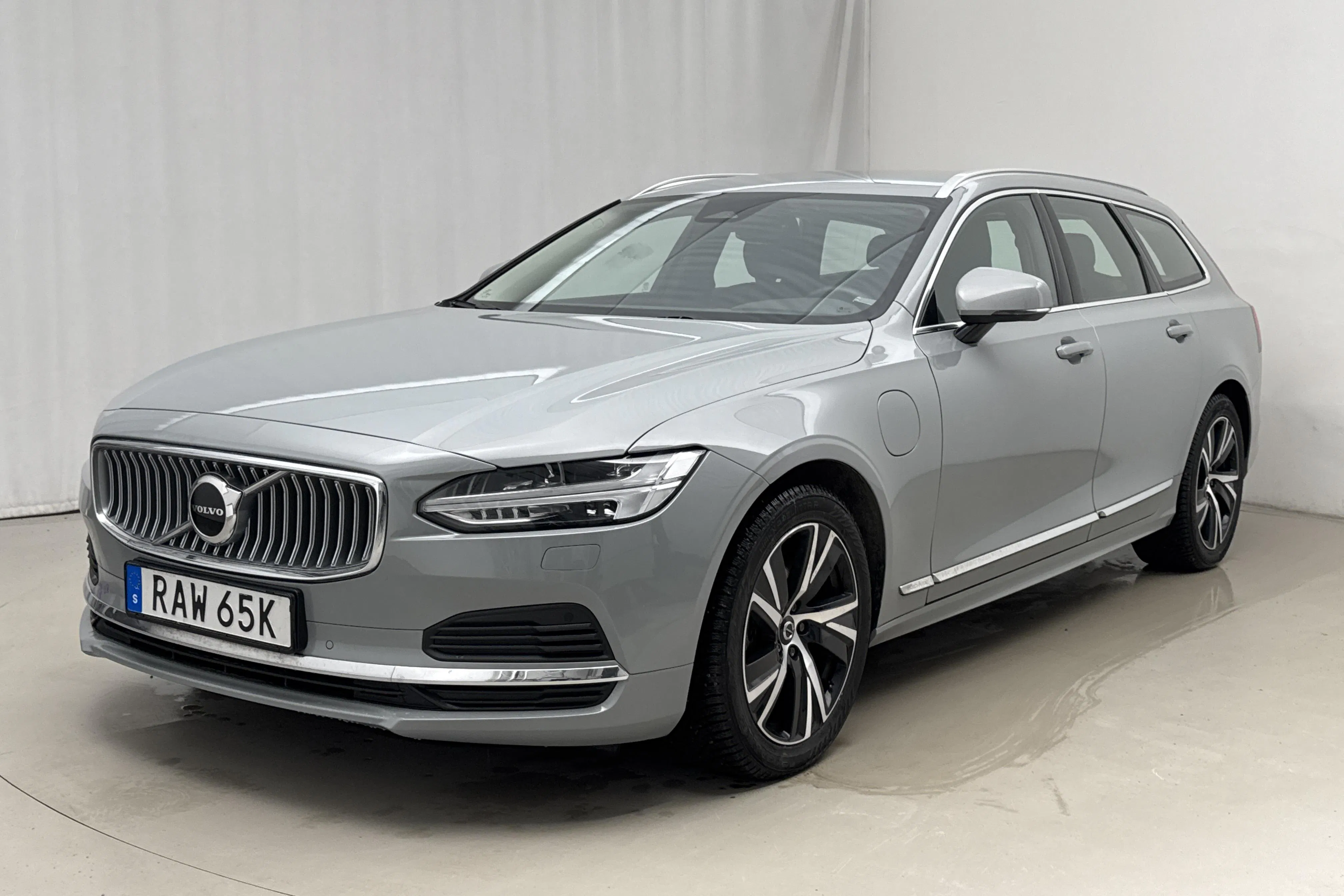 Presentation photo 1 of 25: Volvo V90 T6 AWD Recharge (350hk) - 41 830 km - Automatic - gray - 2024