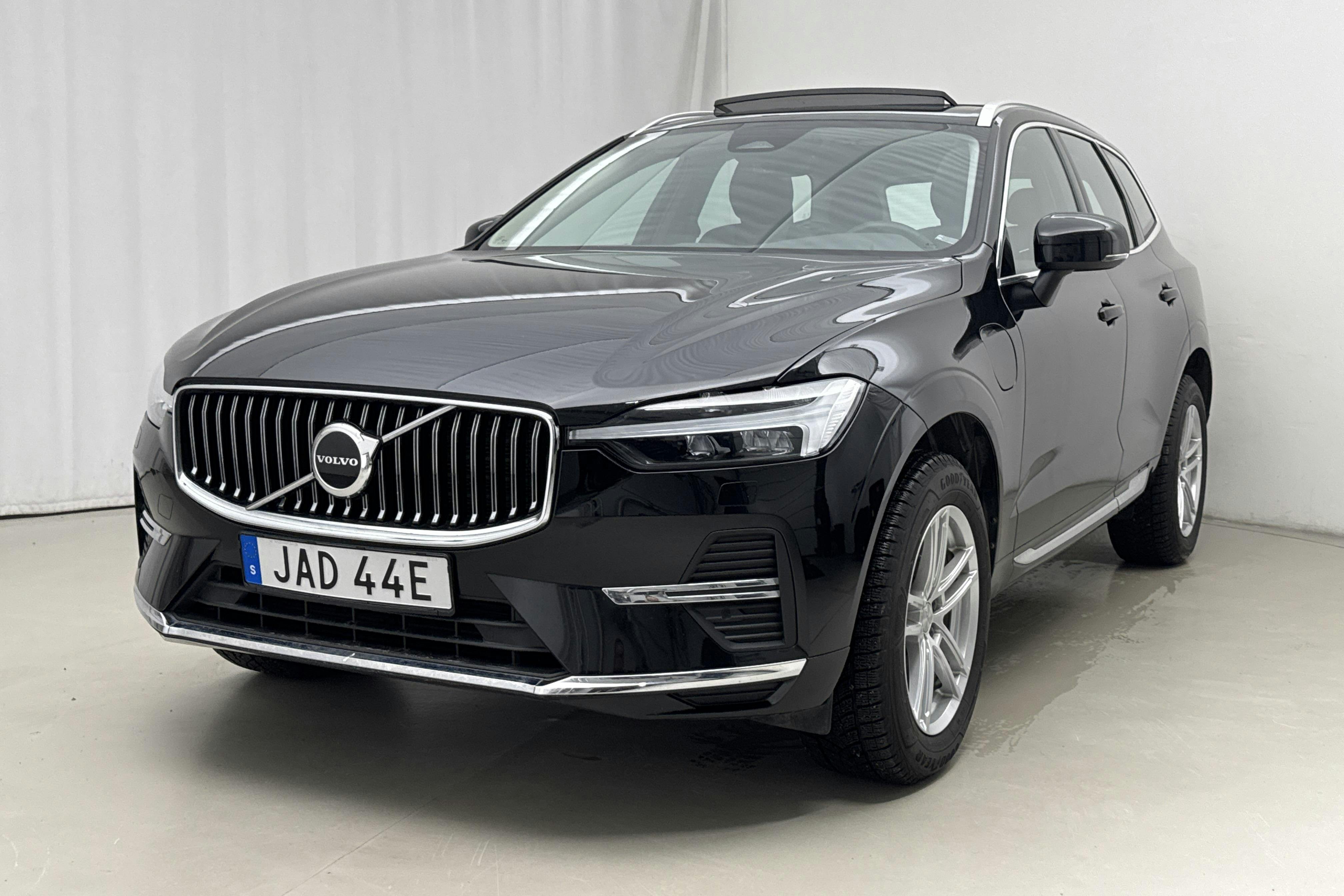 Presentation photo 1 of 24: Volvo XC60 T6 AWD Recharge (350hk) - 50 870 km - Automatic - black - 2023