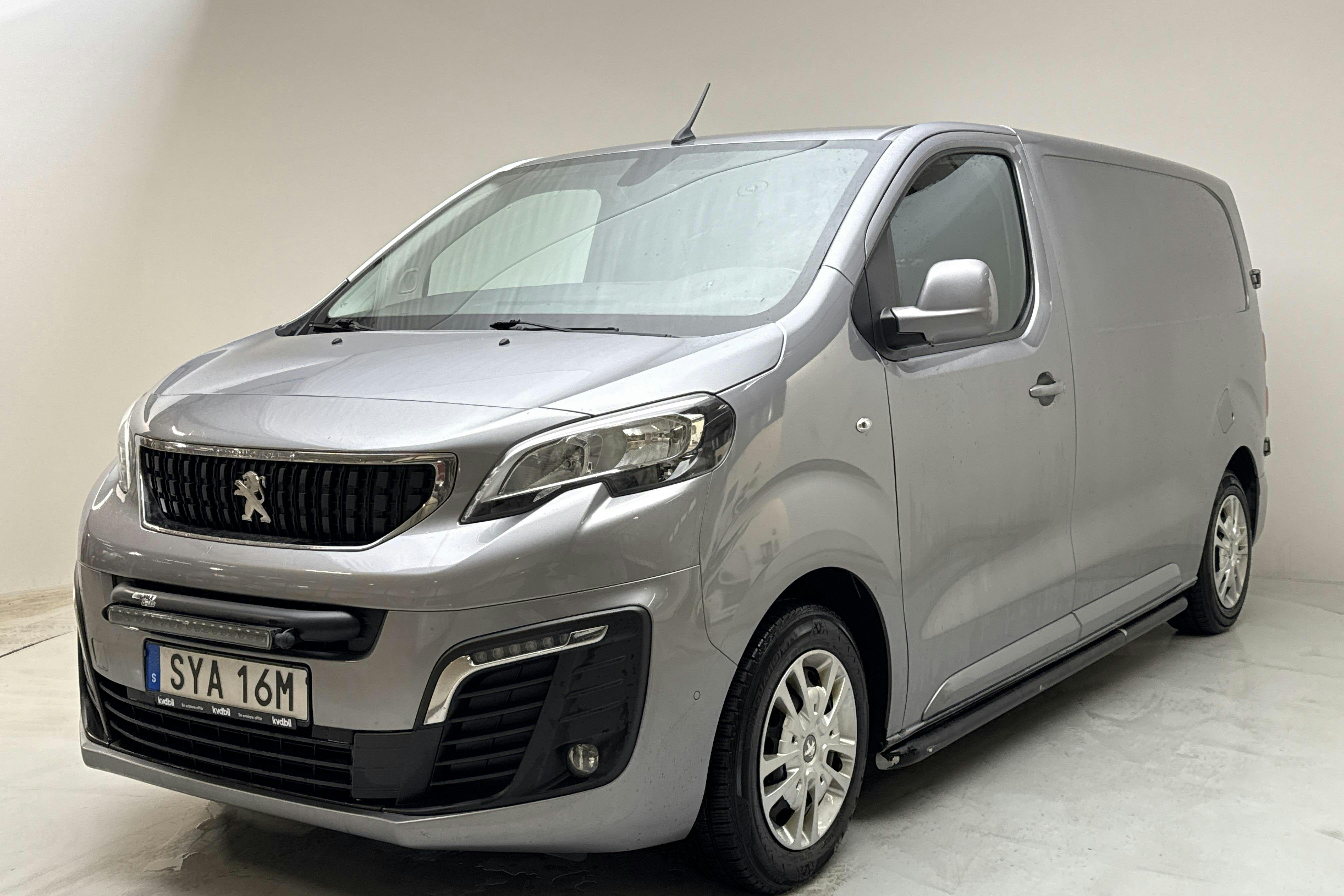 Presentation photo 1 of 12: Peugeot Expert BlueHDi Skåp (177hk) - 200 620 km - Automatic - gray - 2021