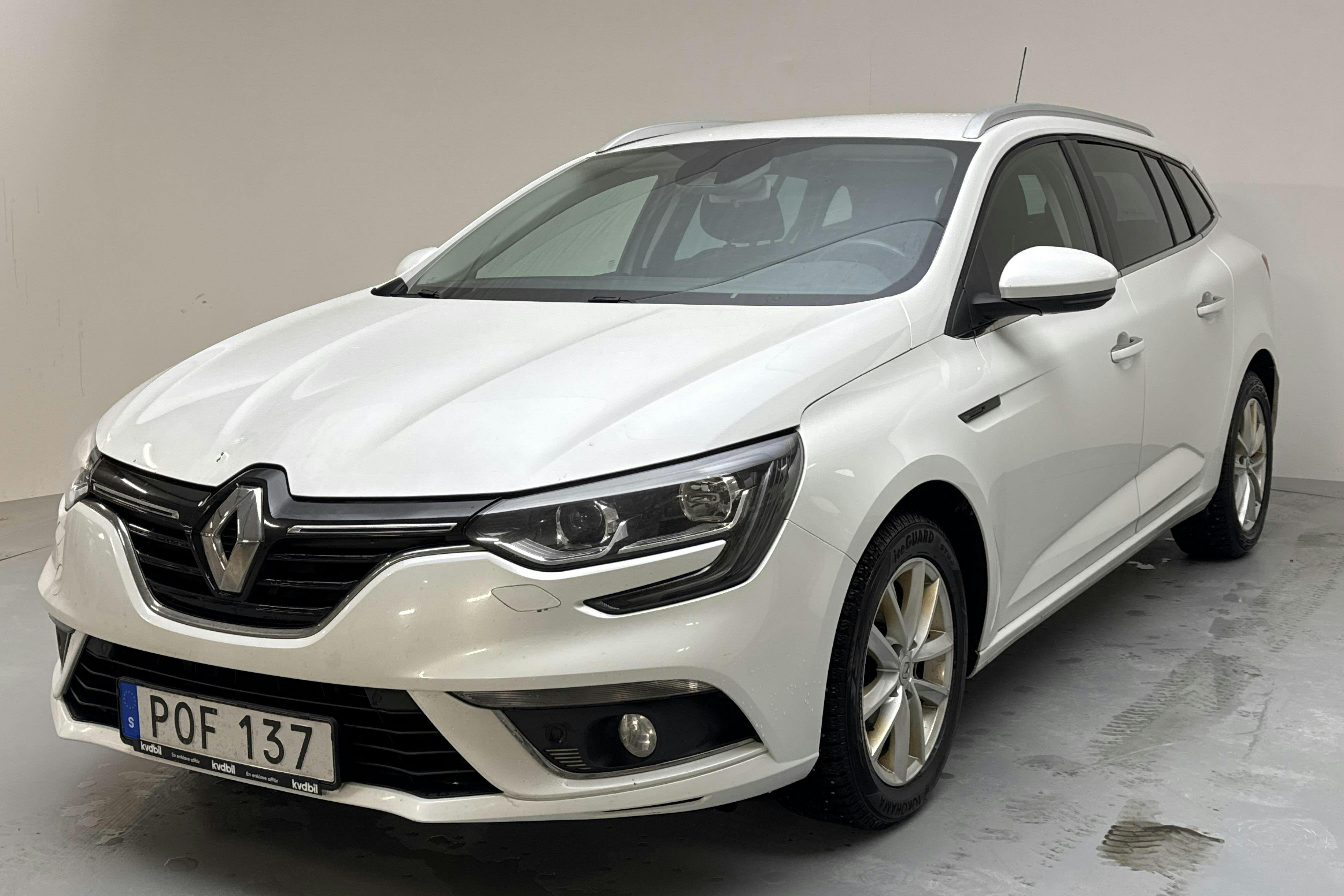 Presentationsfoto 1 av 12: Renault Mégane 1.5 dCi Sport Tourer (110hk) - 17 847 mil - Automat - vit - 2017
