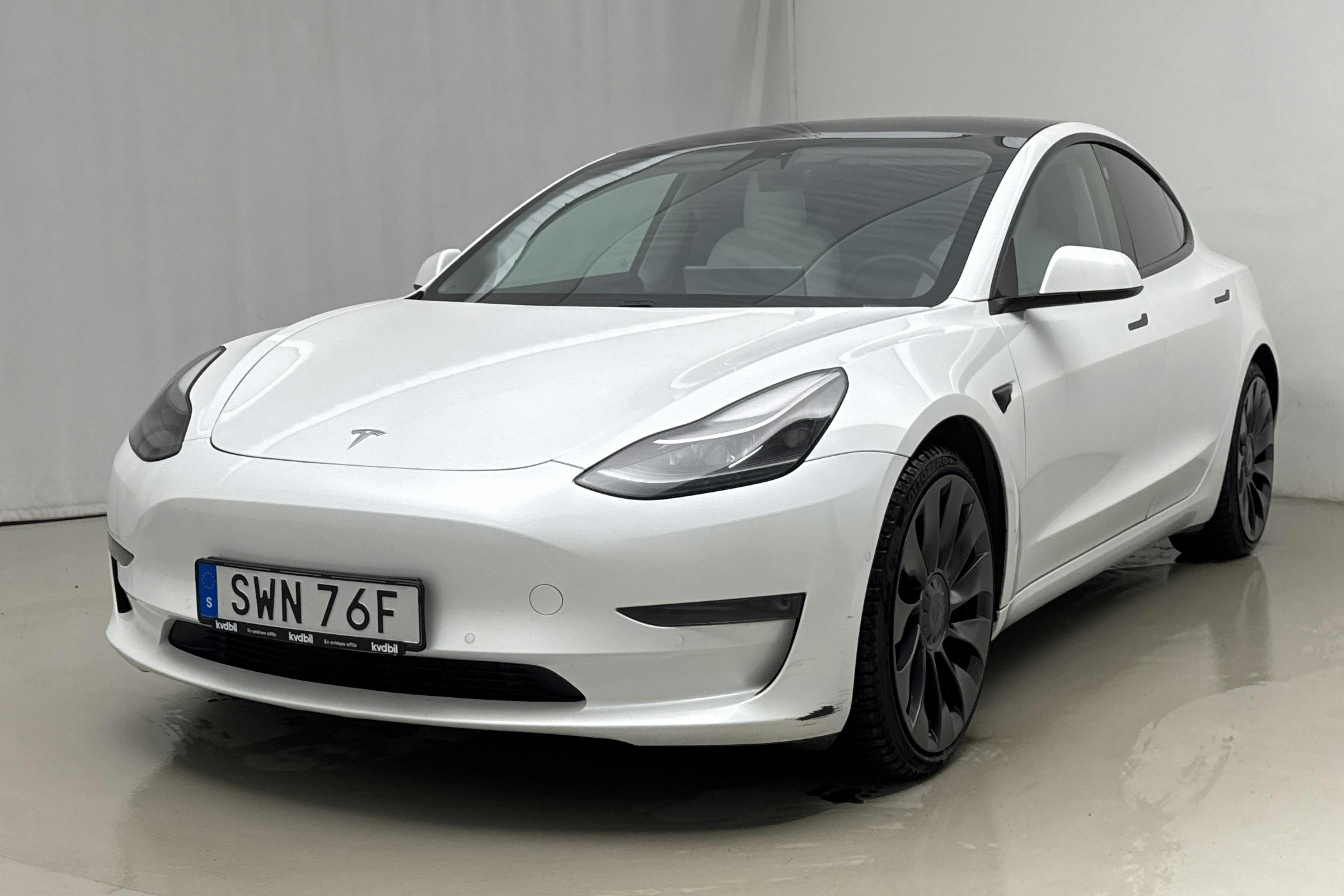 Presentation photo 1 of 23: Tesla Model 3 Performance AWD - 116 080 km - Automatic - white - 2021