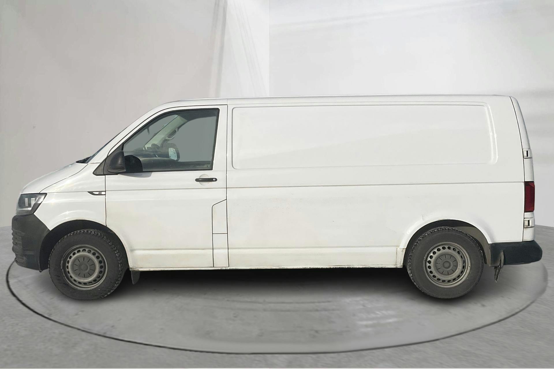 Presentationsfoto 2 av 13: VW Transporter T6 2.0 TDI BMT Skåp (150hk) - 14 315 mil - Automat - vit - 2019