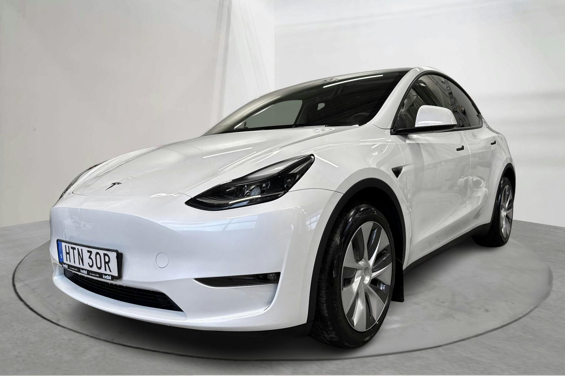 Zdjęcie prezentacyjne 1 z 22: Tesla Model Y Long Range Dual Motor AWD - 29 170 km - Automatyczna - biały - 2023