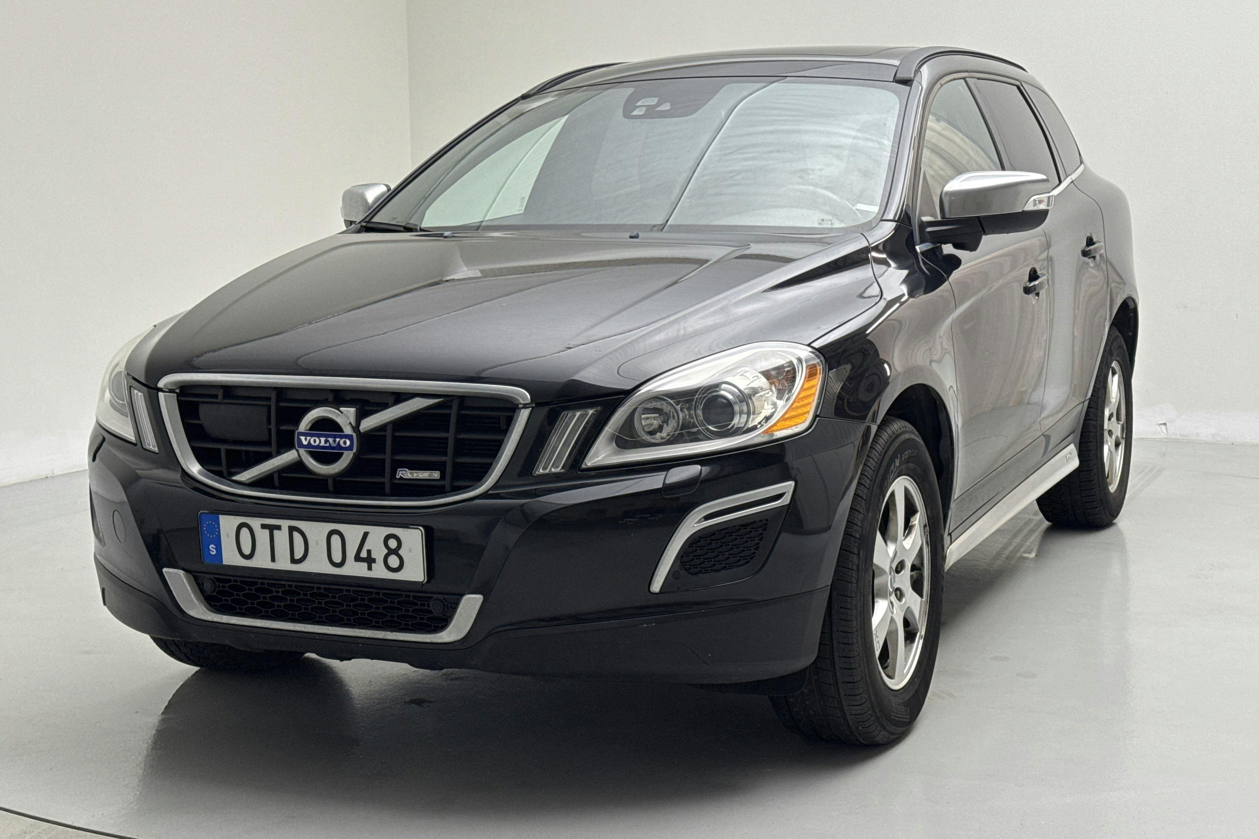 Presentationsfoto 1 av 13: Volvo XC60 D4 AWD (163hk) - 14 646 mil - Automat - svart - 2013