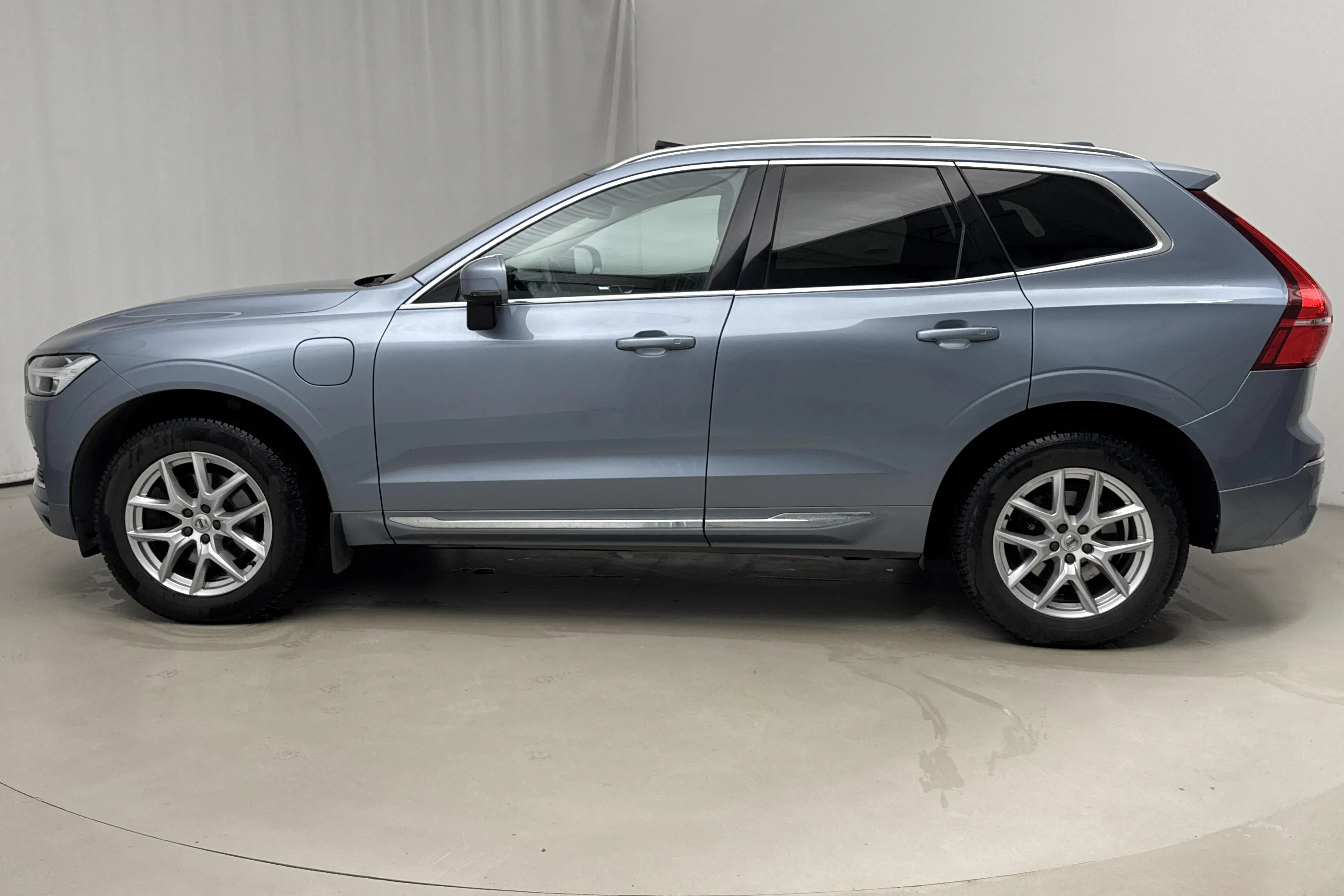 Presentationsfoto 2 av 20: Volvo XC60 T8 AWD Recharge (390hk) - 11 487 mil - Automat - Light Blue - 2019