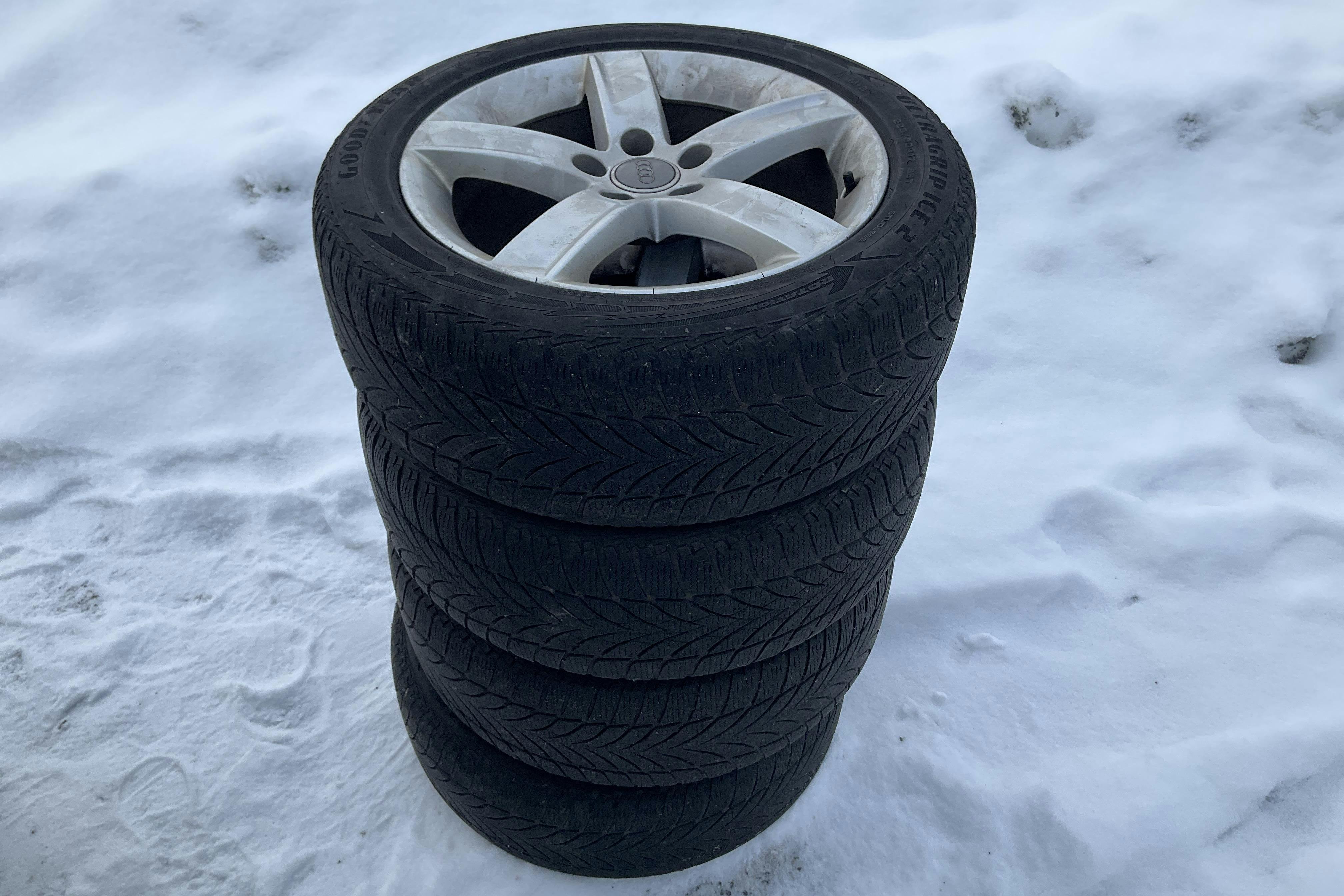 Presentationsfoto 11 av 11: Audi A4 2.0 TDI Avant quattro (177hk) - 17 609 mil - Automat - silver - 2014