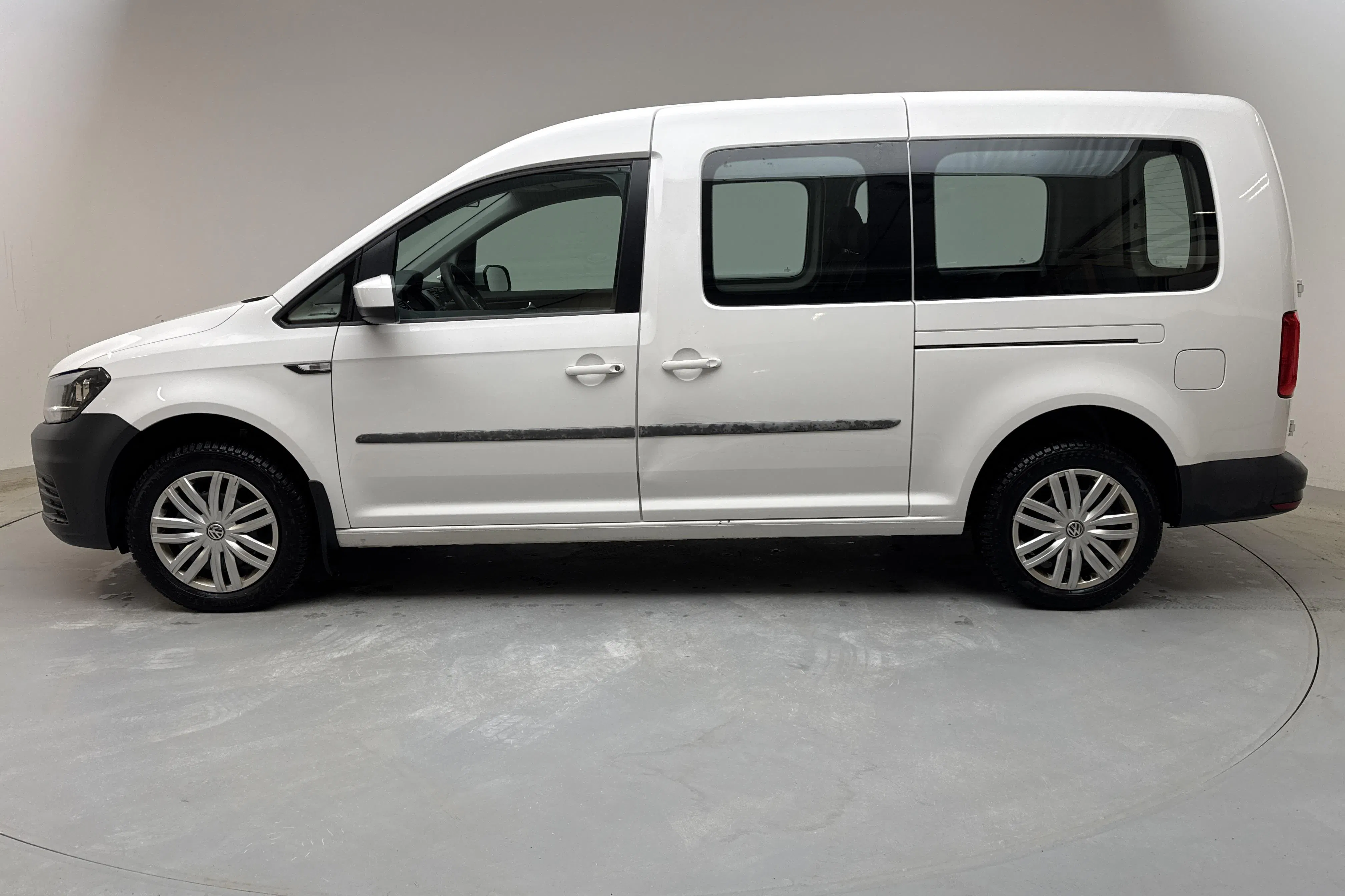 Presentationsfoto 2 av 11: VW Caddy Maxi Combi 1.4 TGI (110hk) - 8 901 mil - Manuell - vit - 2020