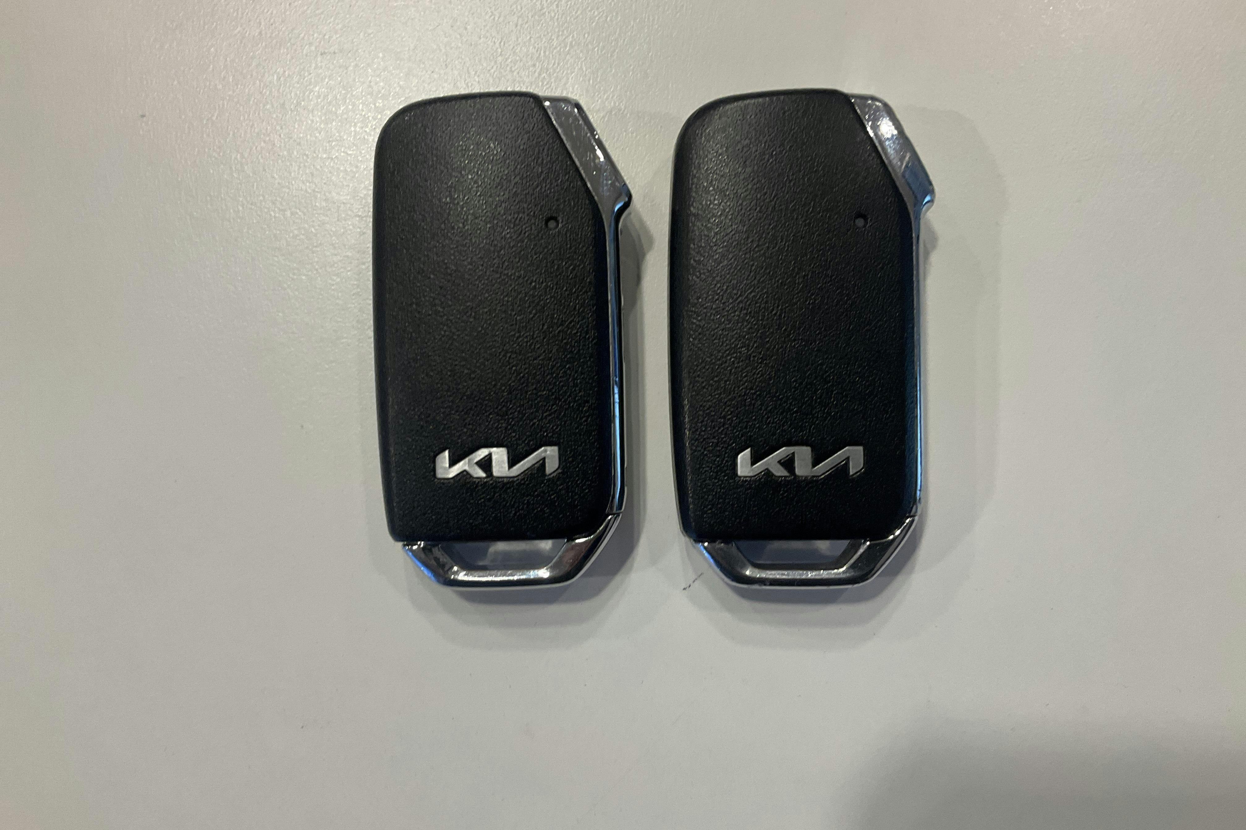 Presentationsfoto 24 av 24: KIA Sorento 1.6 T-GDi Plug-in Hybrid AWD (265hk) - 10 446 mil - Automat - vit - 2023