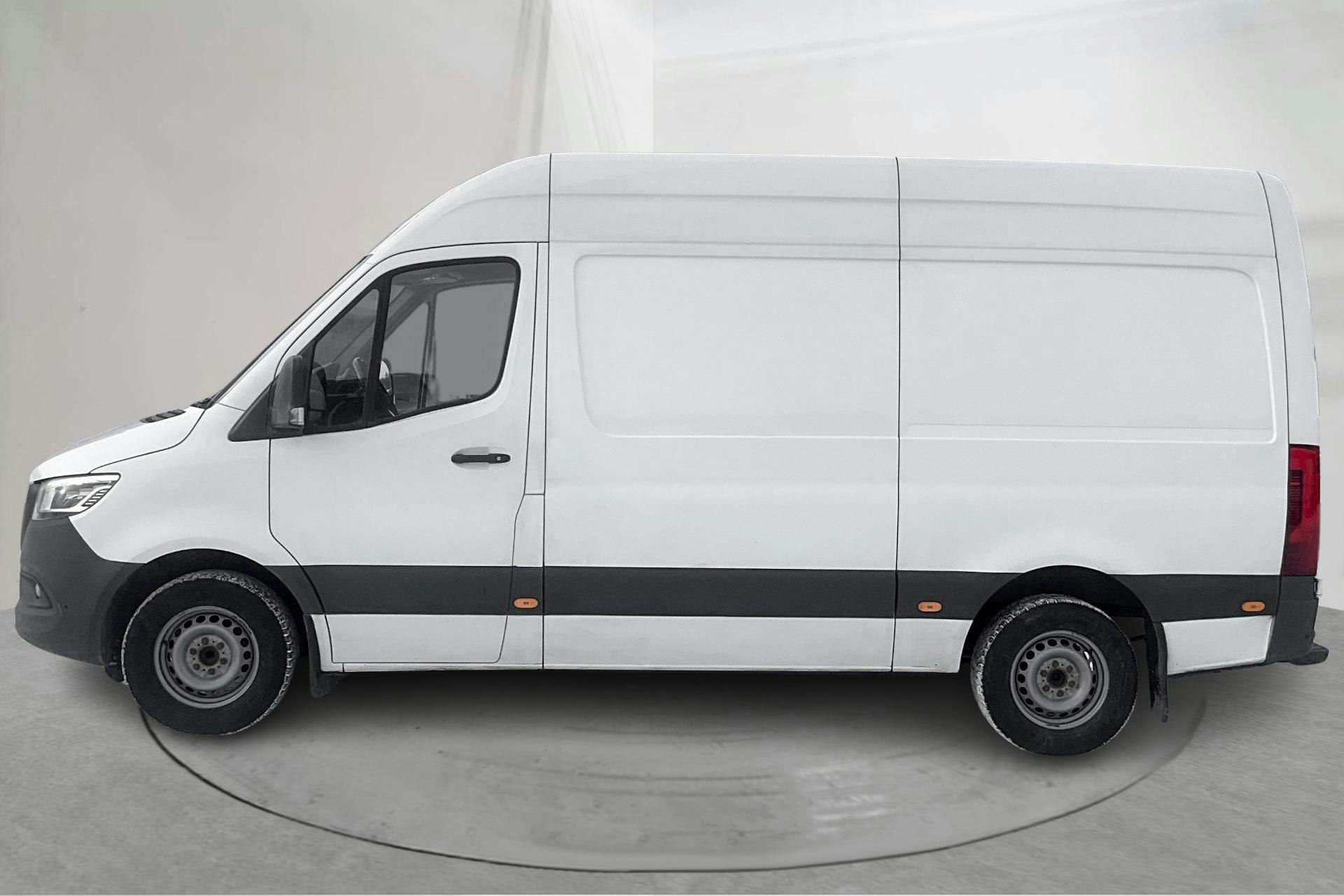 Præsentationsfoto 2 af 15: Mercedes Sprinter 316 CDI Skåp RWD (163hk) - 301 090 kilometer - Salgsautomat - Hvid - 2021