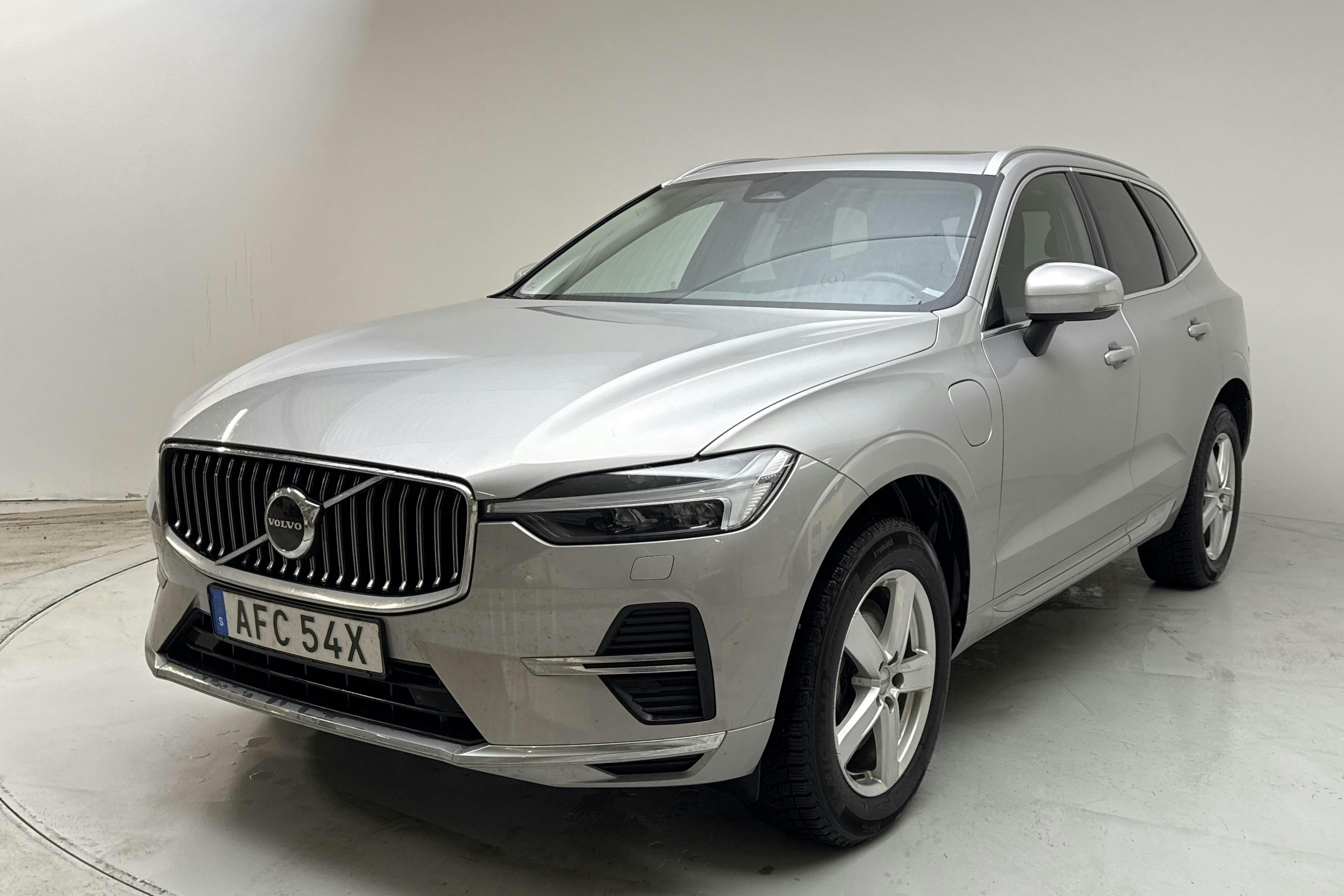 Presentation photo 1 of 16: Volvo XC60 T6 AWD Recharge (350hk) - 88 540 km - Automatic - silver - 2023