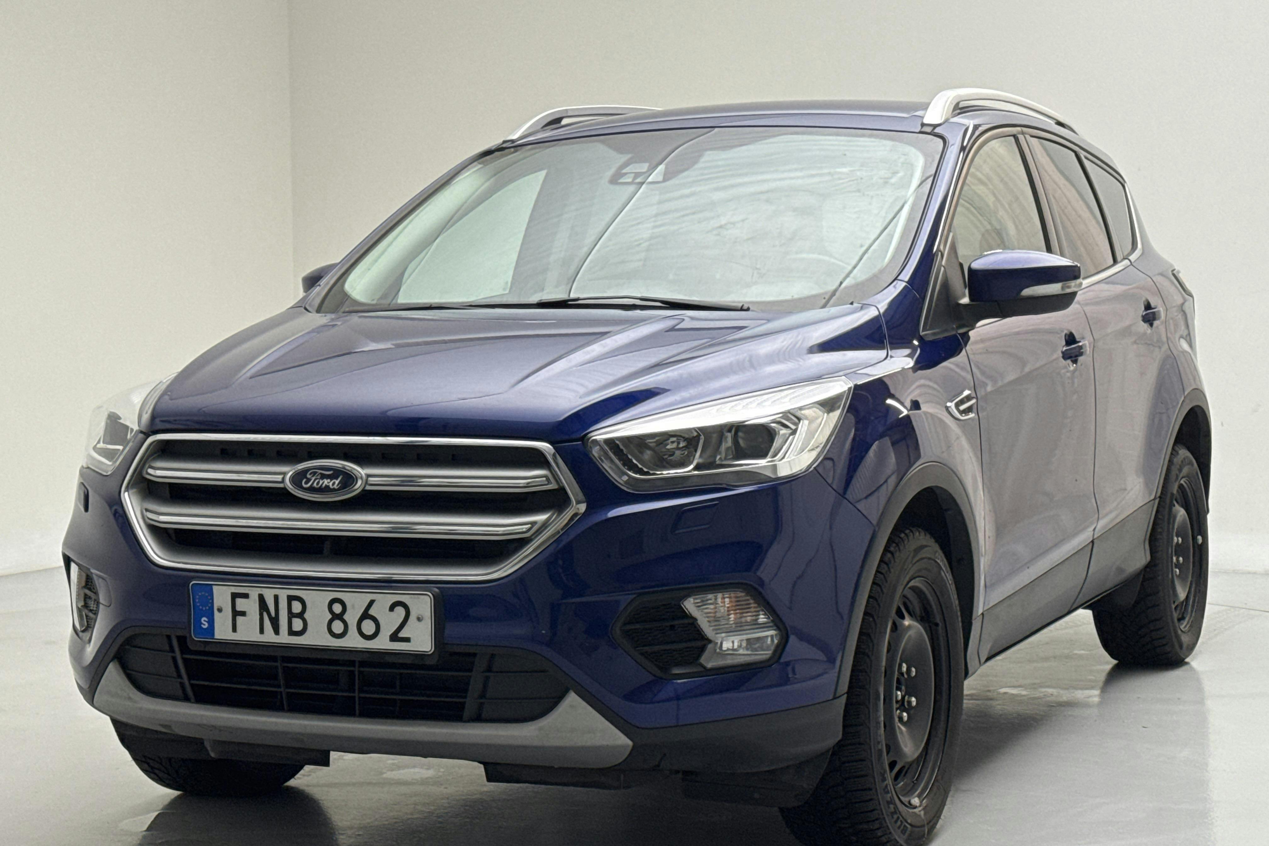 Presentationsfoto 1 av 13: Ford Kuga 1.5 EcoBoost 2WD (150hk) - 9 870 mil - Manuell - blå - 2018