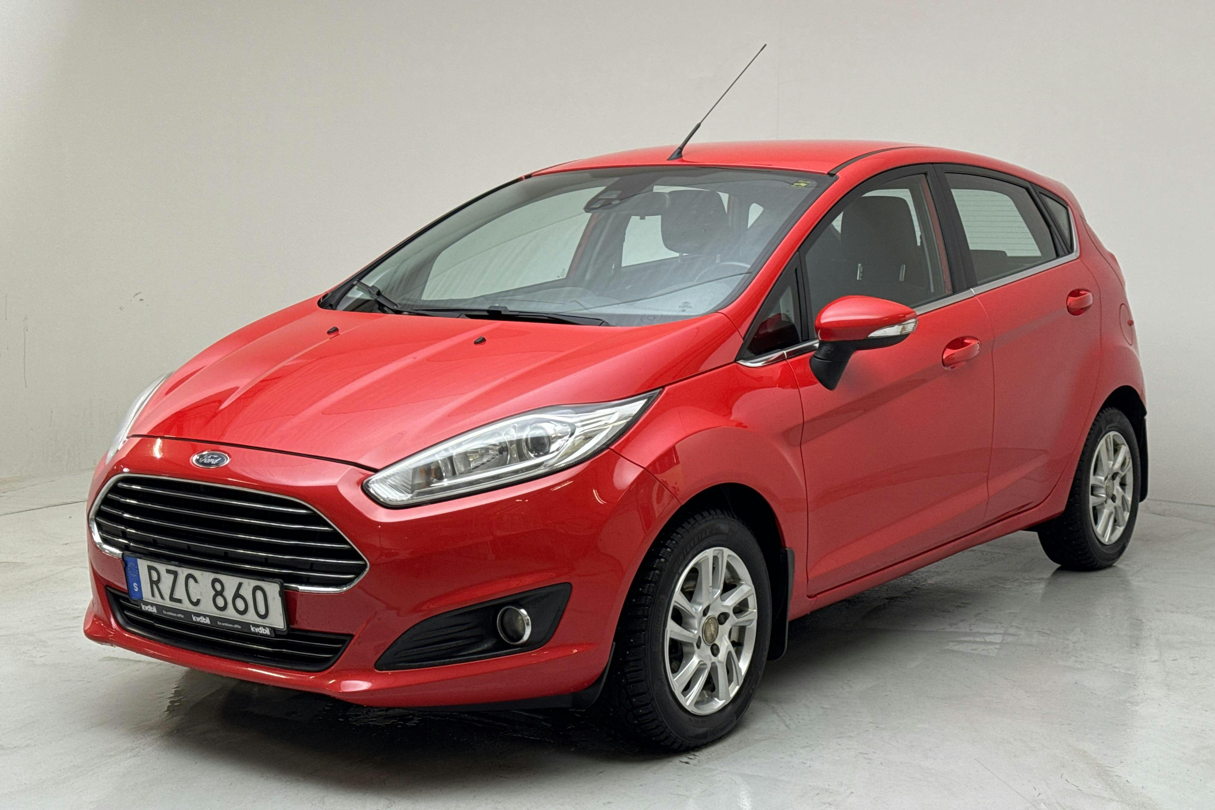 Præsentationsfoto 1 af 13: Ford Fiesta 1.0T EcoBoost 5dr (100hk) - 141 680 kilometer - Manuel - Rød farve - 2016