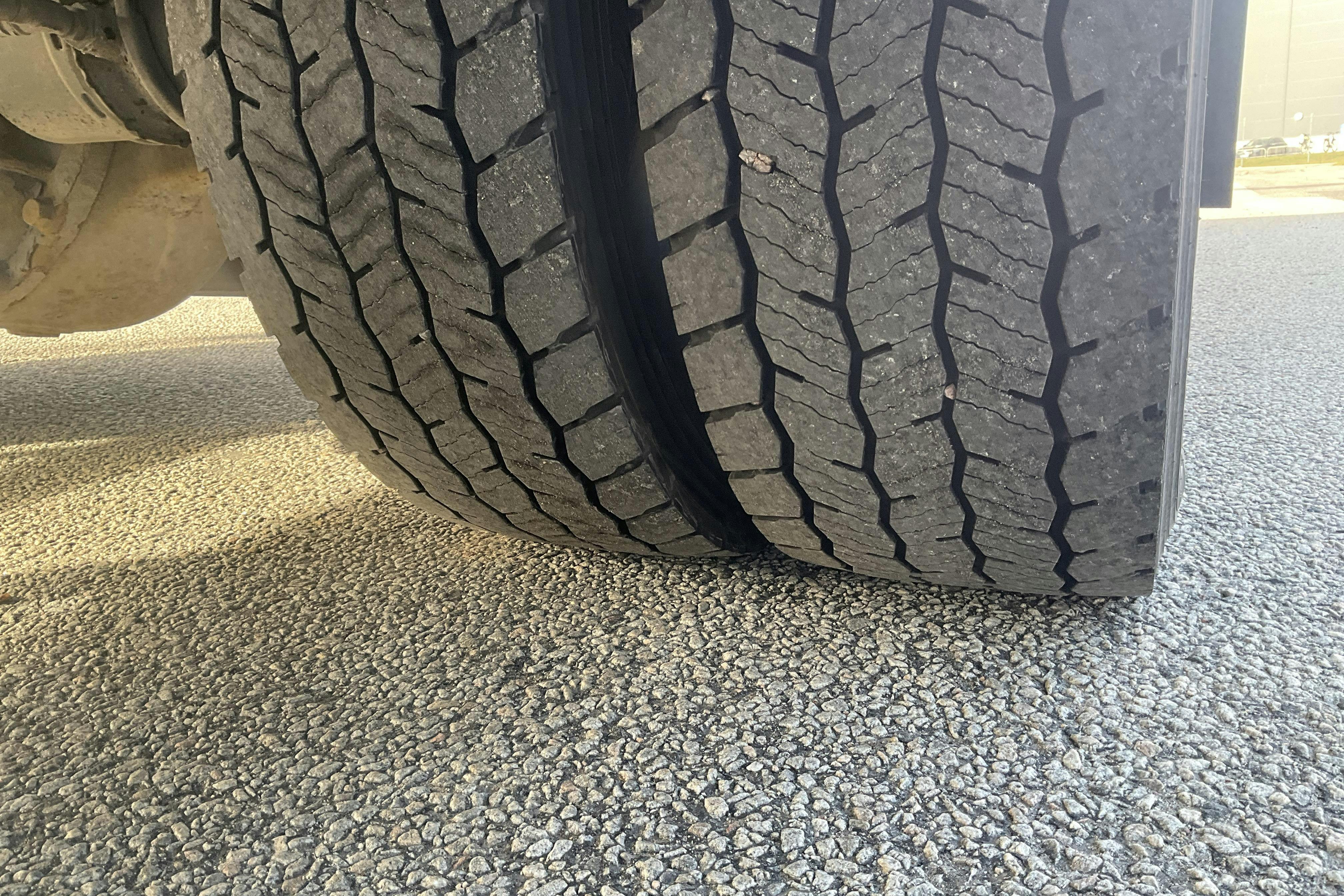 Presentation photo 45 of 45: VOLVO FL250 - 482 667 km - Automatic - white - 2017