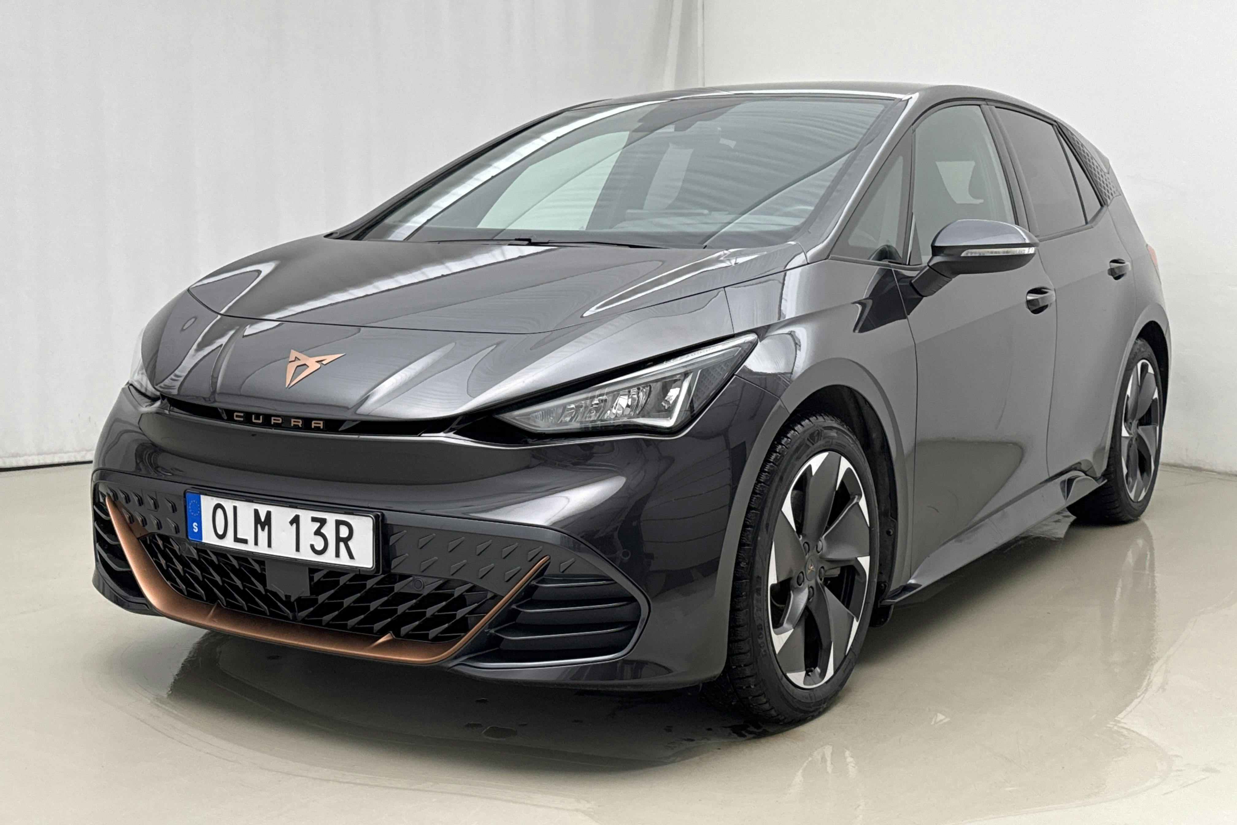 Presentation photo 1 of 23: Cupra Born 77kWh (231hk) - 60 490 km - Automatic - Dark Grey - 2023