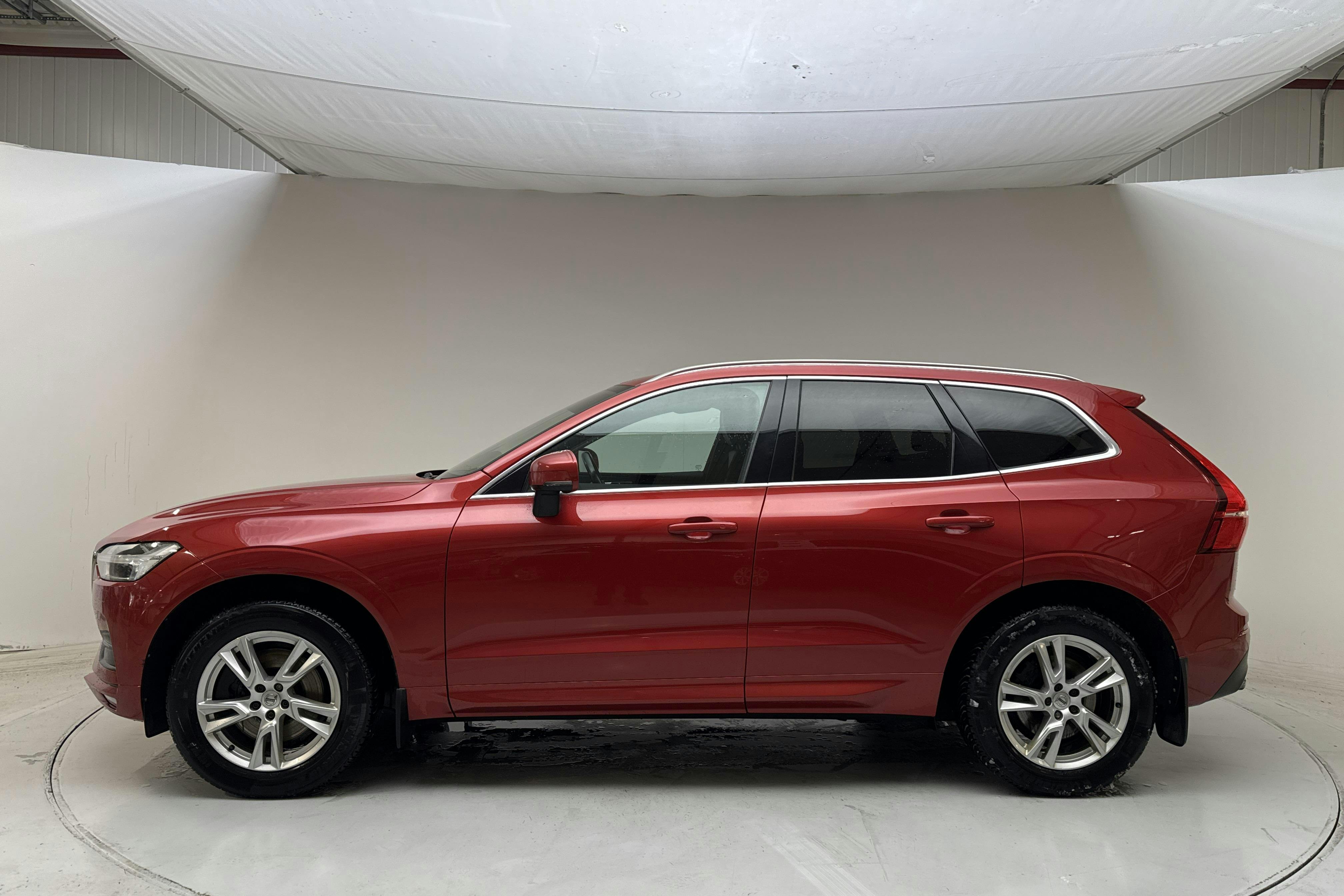Presentationsfoto 2 av 14: Volvo XC60 D4 AWD (190hk) - 33 335 mil - Automat - röd - 2018
