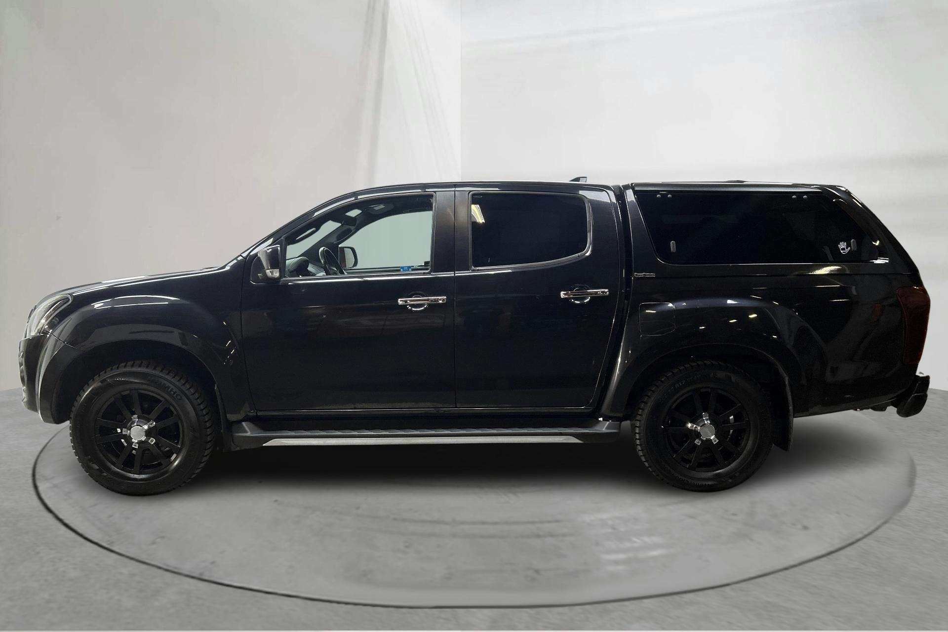 Presentationsfoto 2 av 14: Isuzu D-MAX 1.9 DDI 4WD (163hk) - 9 051 mil - Automat - svart - 2019