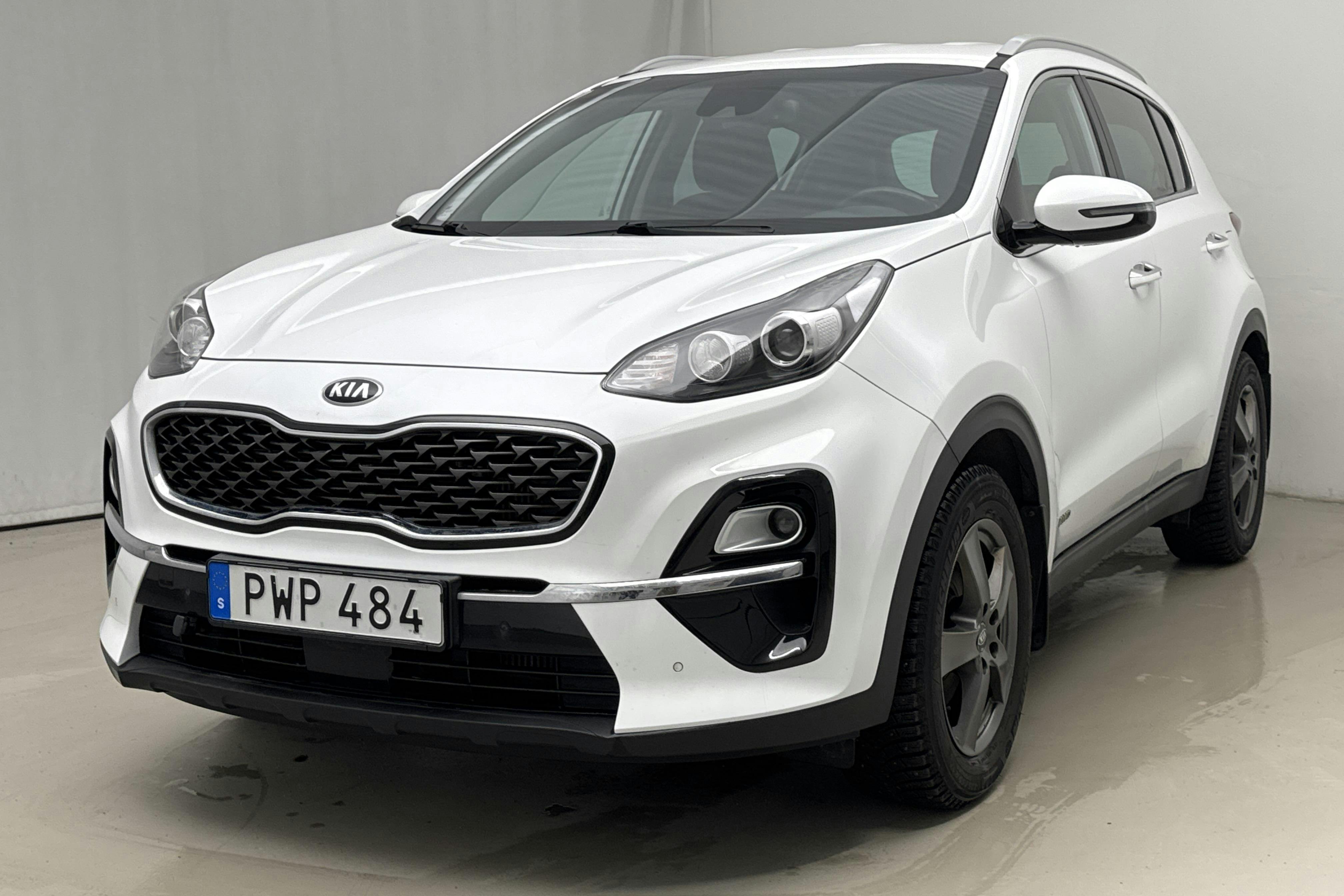Presentationsfoto 1 av 16: KIA Sportage 1.6 CRDi AWD (136hk) - 8 005 mil - Automat - vit - 2019