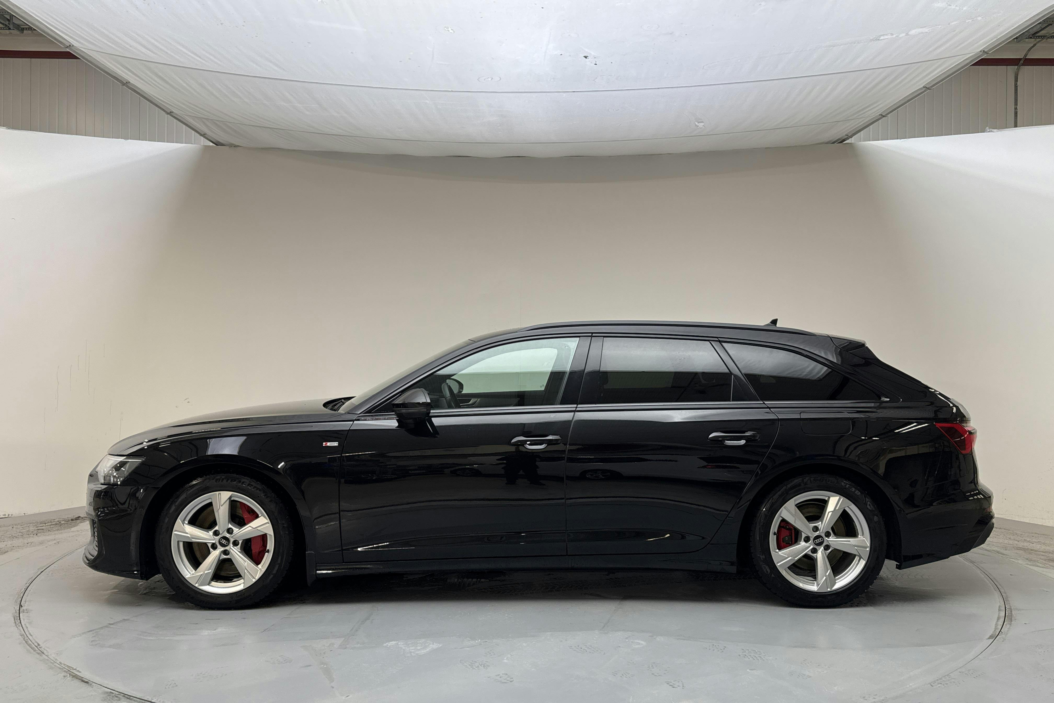 Presentation photo 2 of 17: Audi A6 Avant 55 TFSI e quattro (367hk) - 84 730 km - Automatic - black - 2023