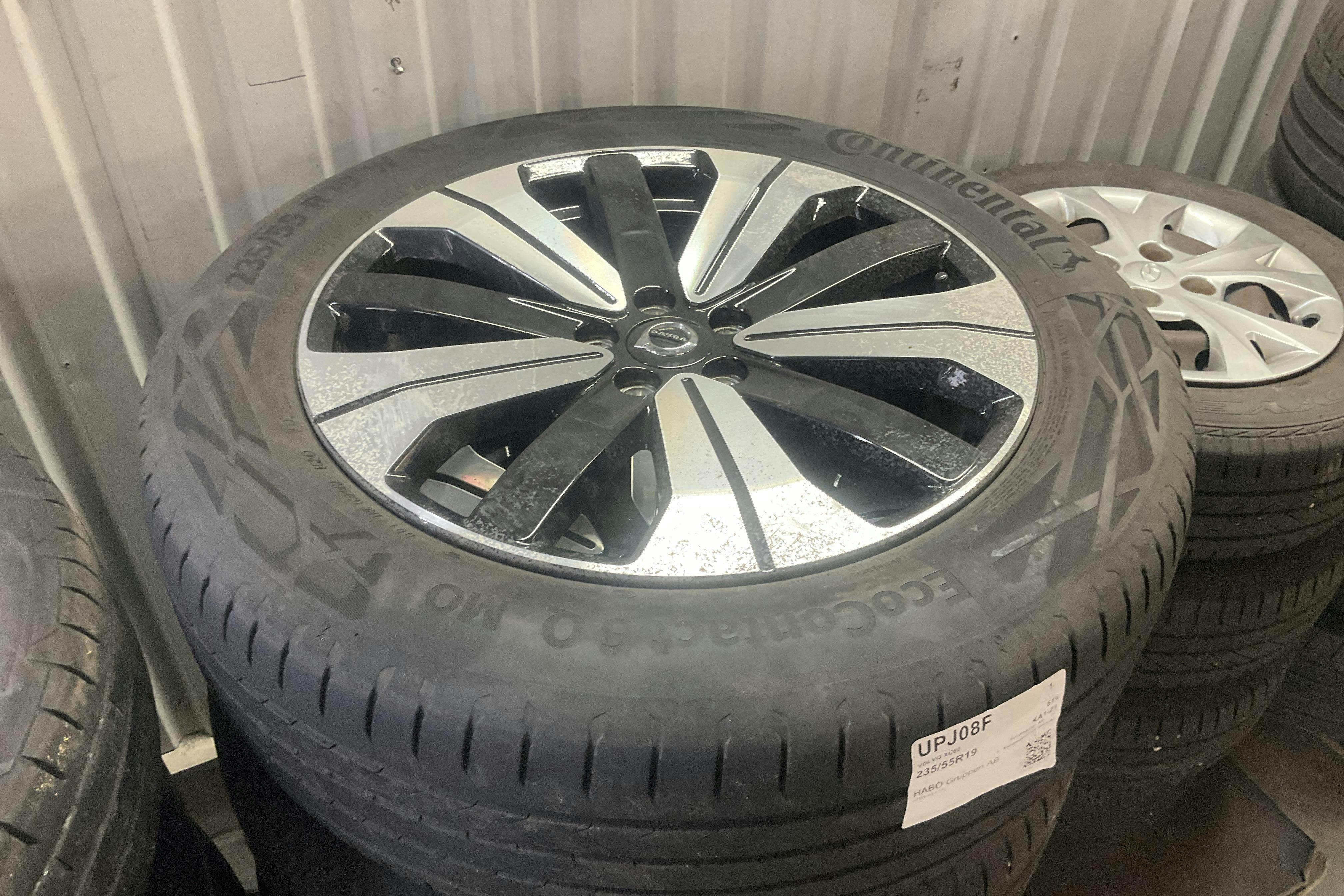 Presentationsfoto 19 av 19: Volvo XC60 T6 AWD Recharge (350hk) - 16 365 mil - Automat - röd - 2023