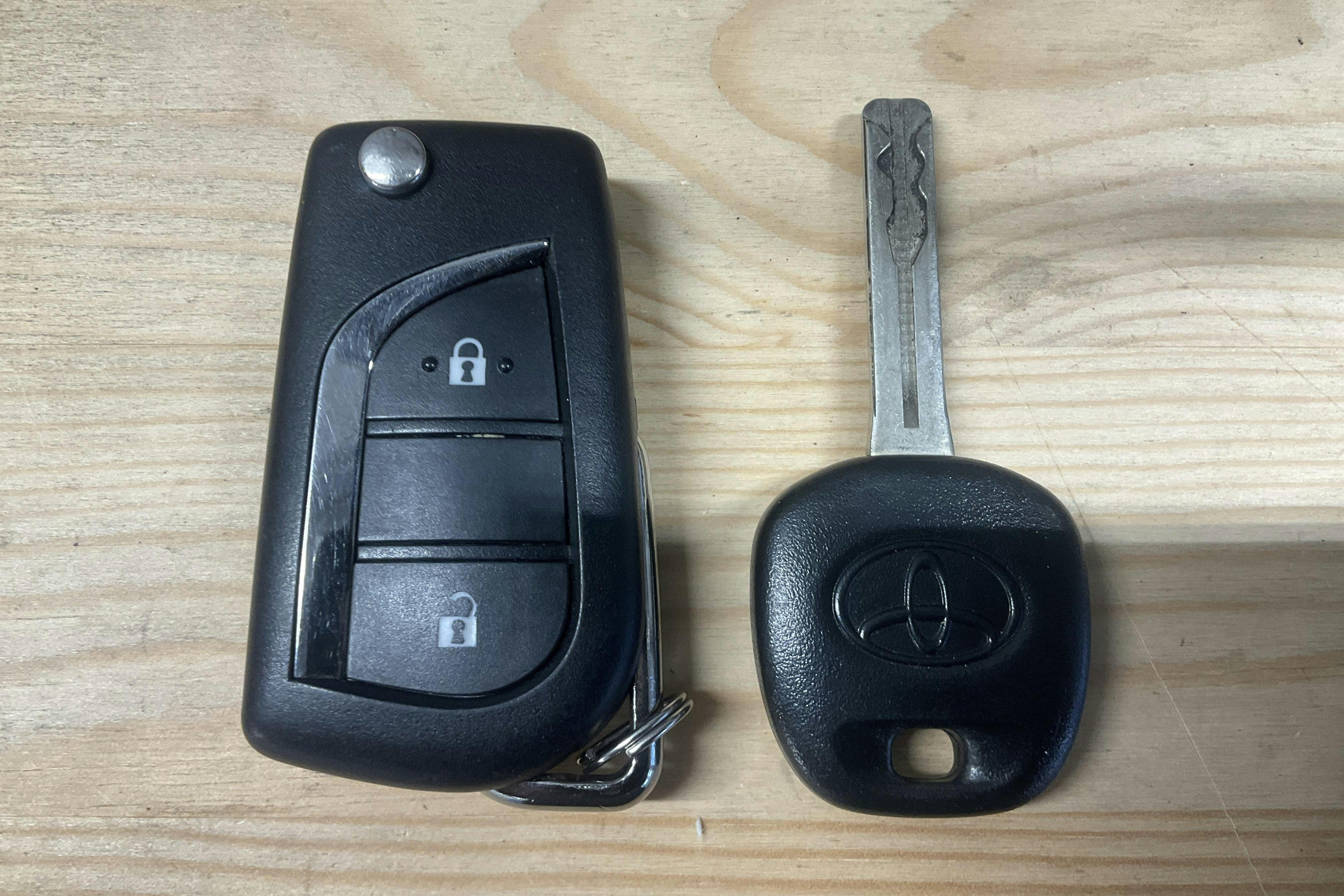 Presentationsfoto 15 av 15: Toyota Yaris 1.5 Hybrid 5dr (116hk) - 2 757 mil - Automat - vit - 2020