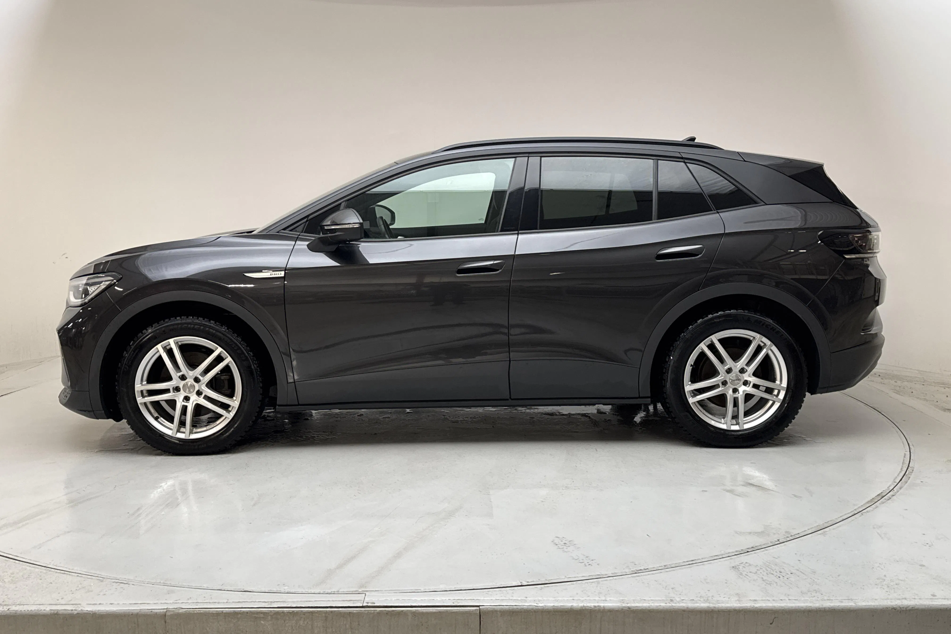 Presentation photo 2 of 19: VW ID.4 77kWh (204hk) - 97 570 km - Automatic - Dark Grey - 2022